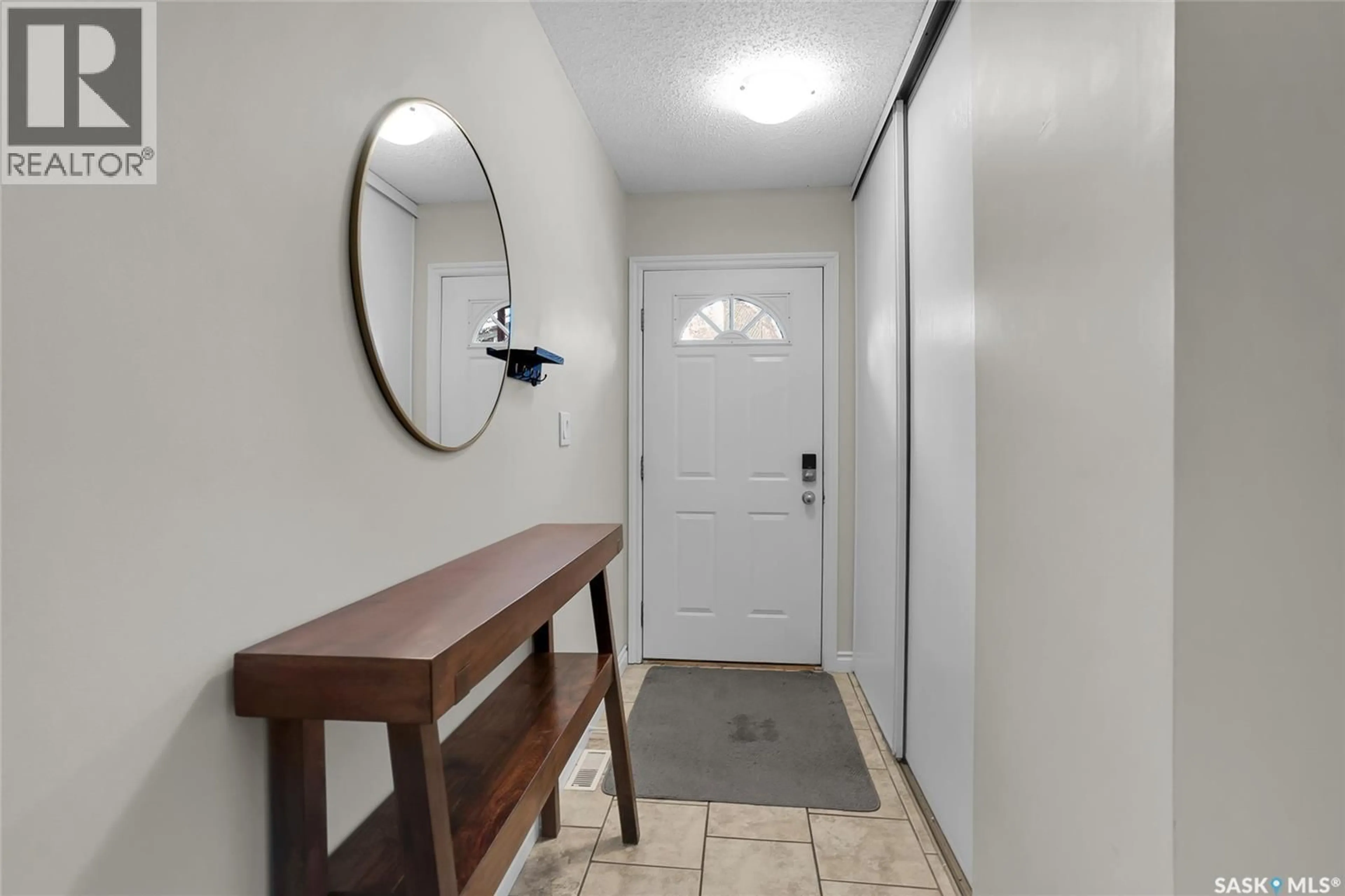 Indoor entryway for 27 215 PRIMROSE DRIVE, Saskatoon Saskatchewan S7K5E4