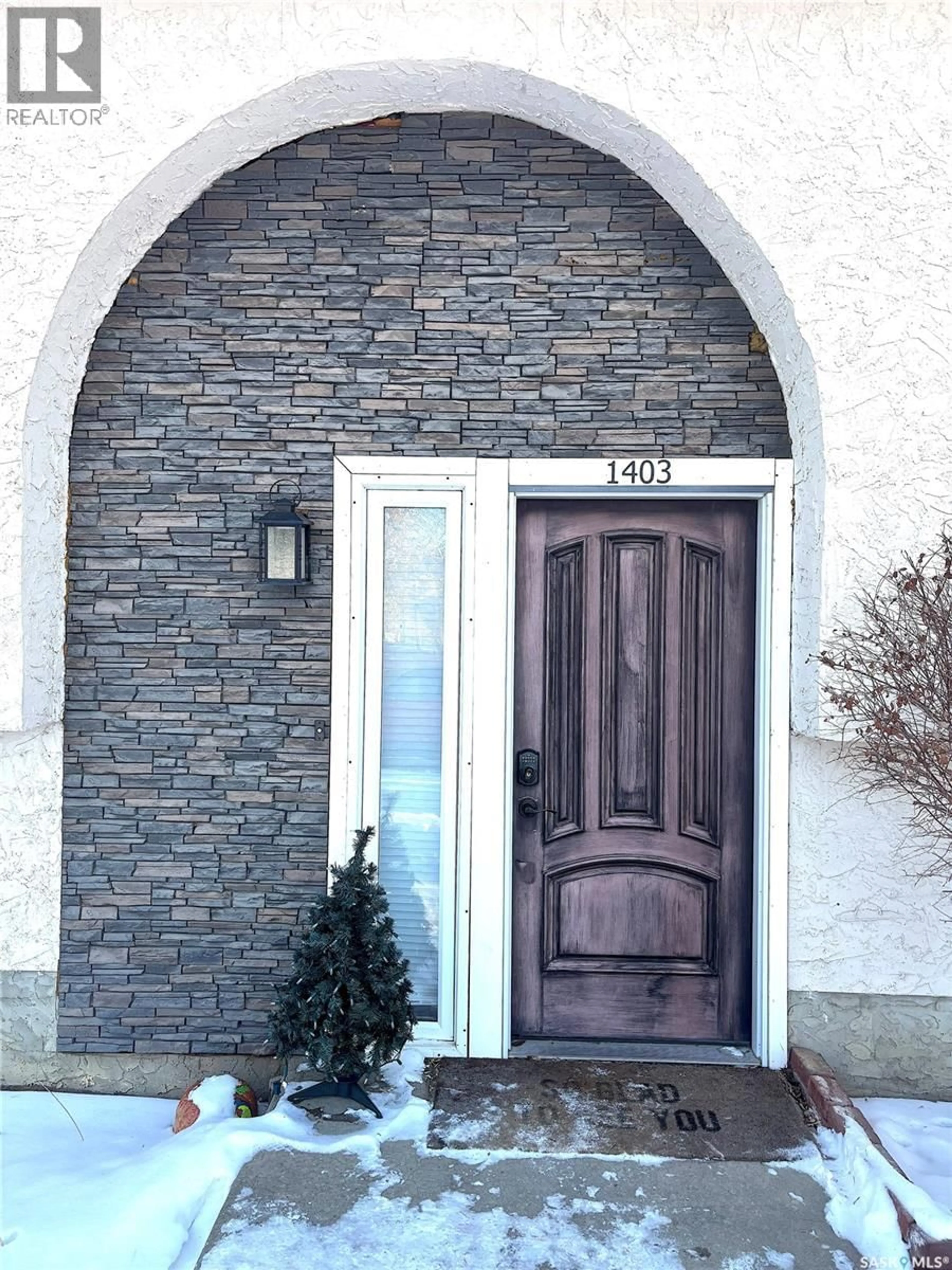 Indoor entryway for 1403 SIOUX CRESCENT, Moose Jaw Saskatchewan S6H7C8