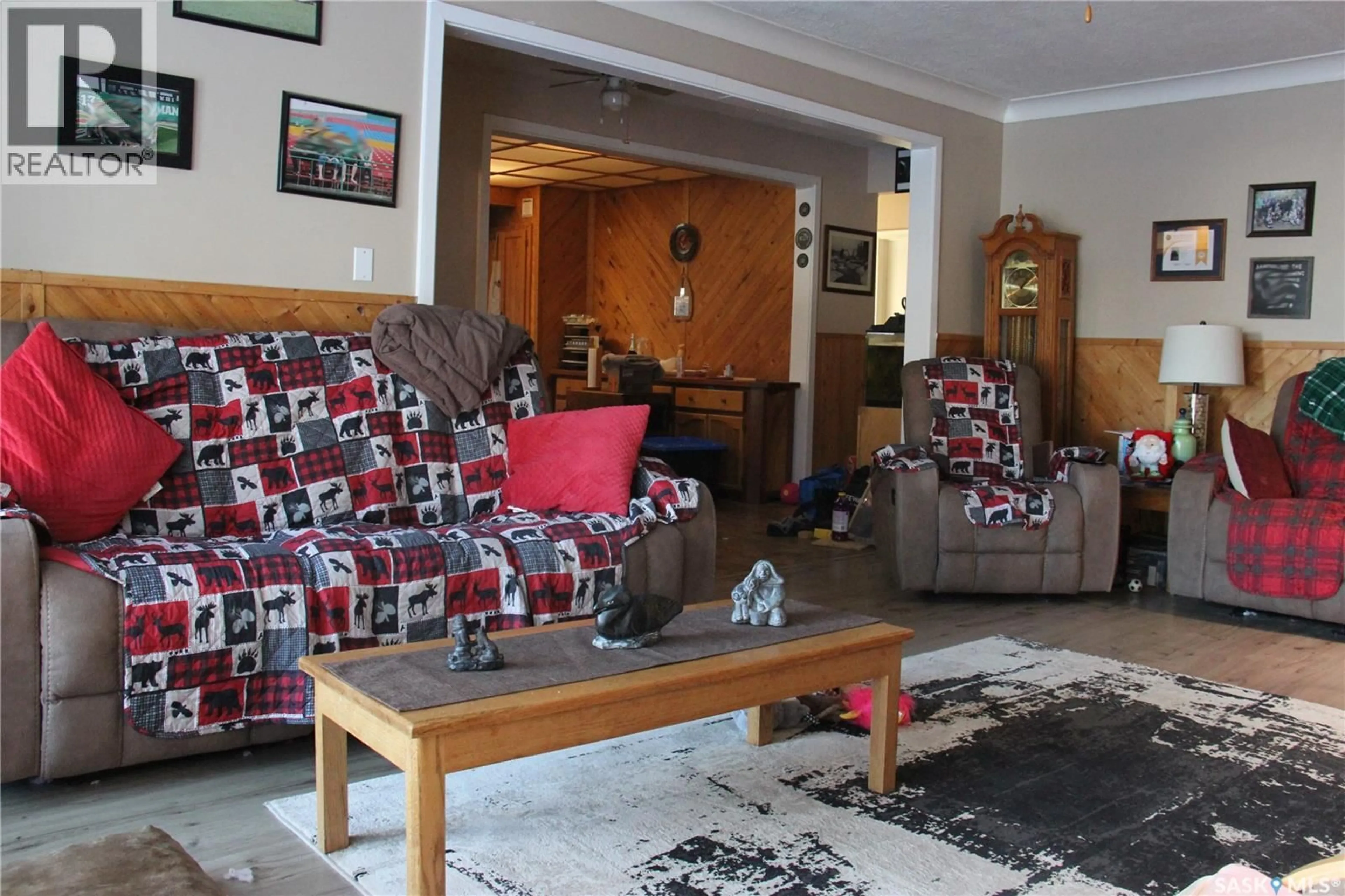 Lobby for 3205 WHITMORE AVENUE, Regina Saskatchewan S4S1C1