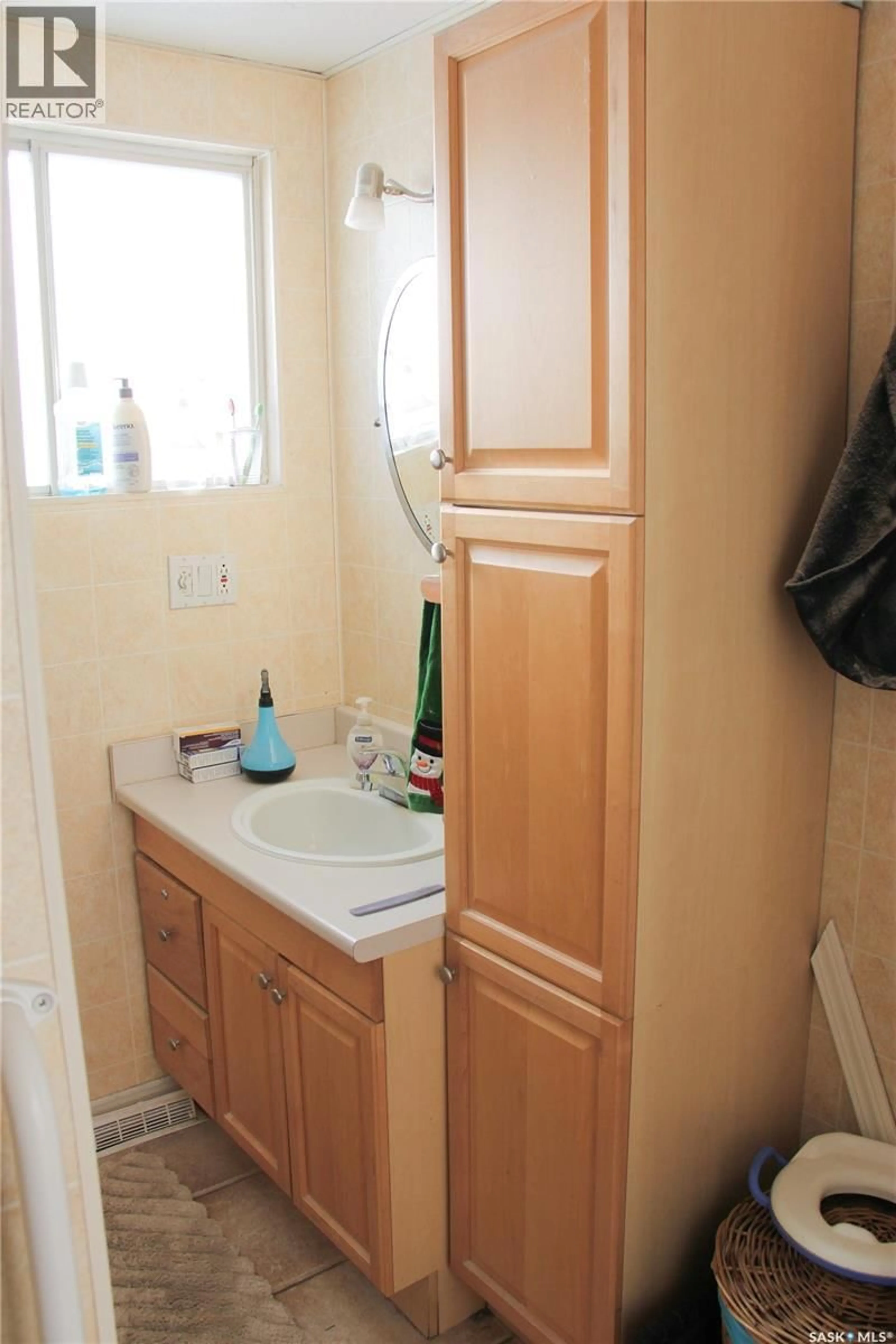 Standard bathroom, floor is not visible for 3205 WHITMORE AVENUE, Regina Saskatchewan S4S1C1