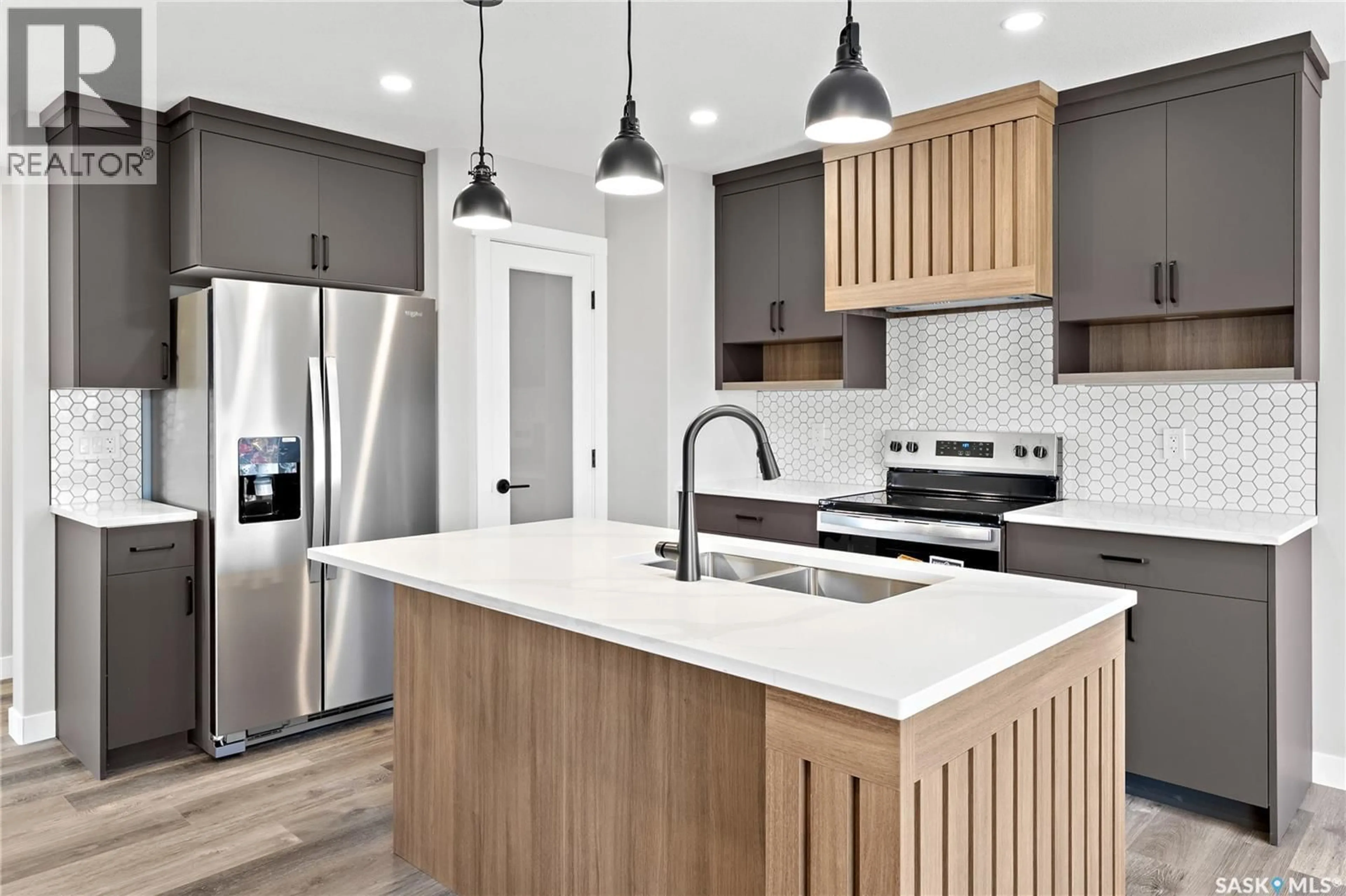 Open concept kitchen, unknown for 133 YUEL CRESCENT, Saskatoon Saskatchewan S7W1L1