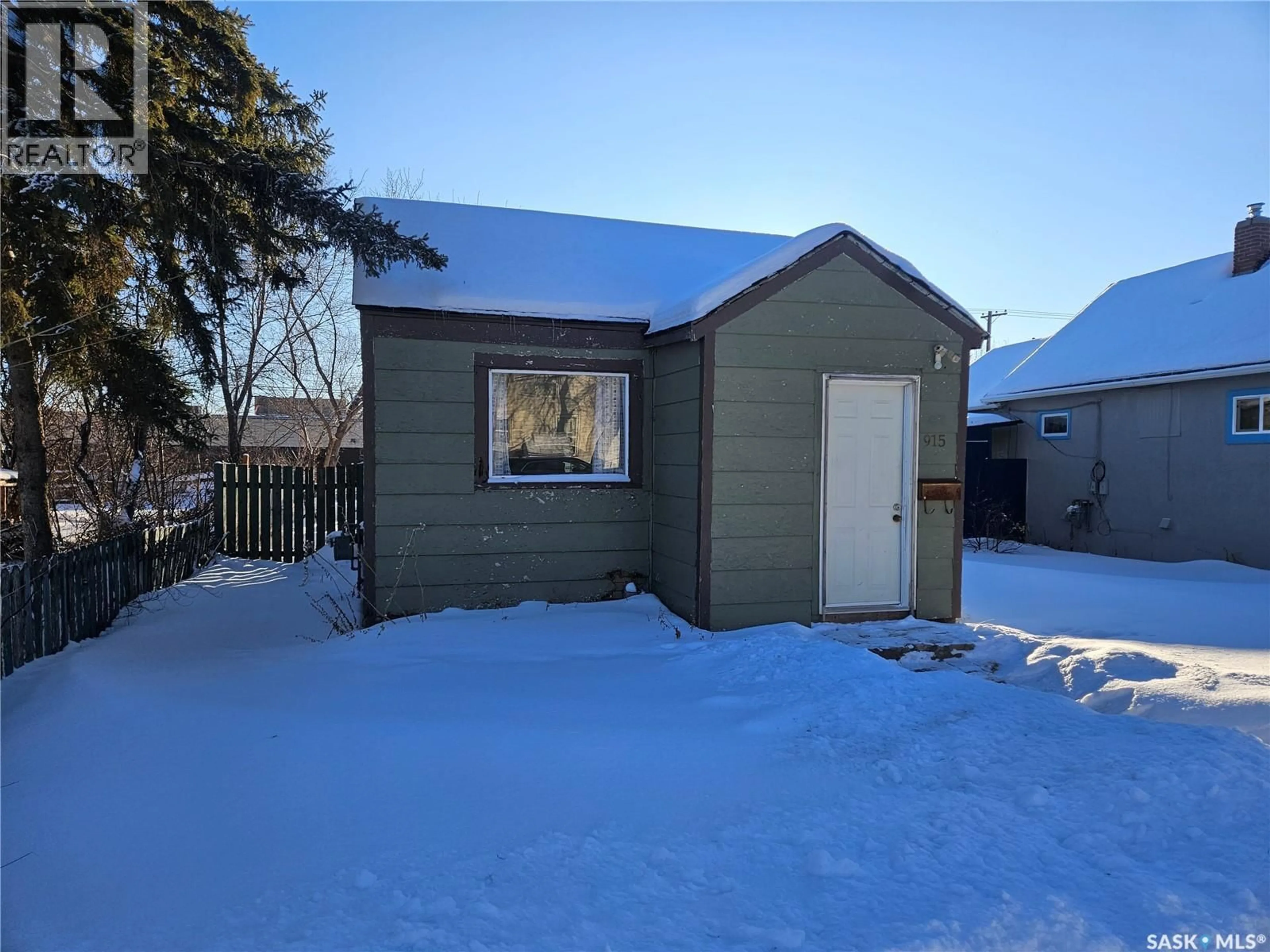 Shed for 915 23RD STREET, Saskatoon Saskatchewan S7L0S1