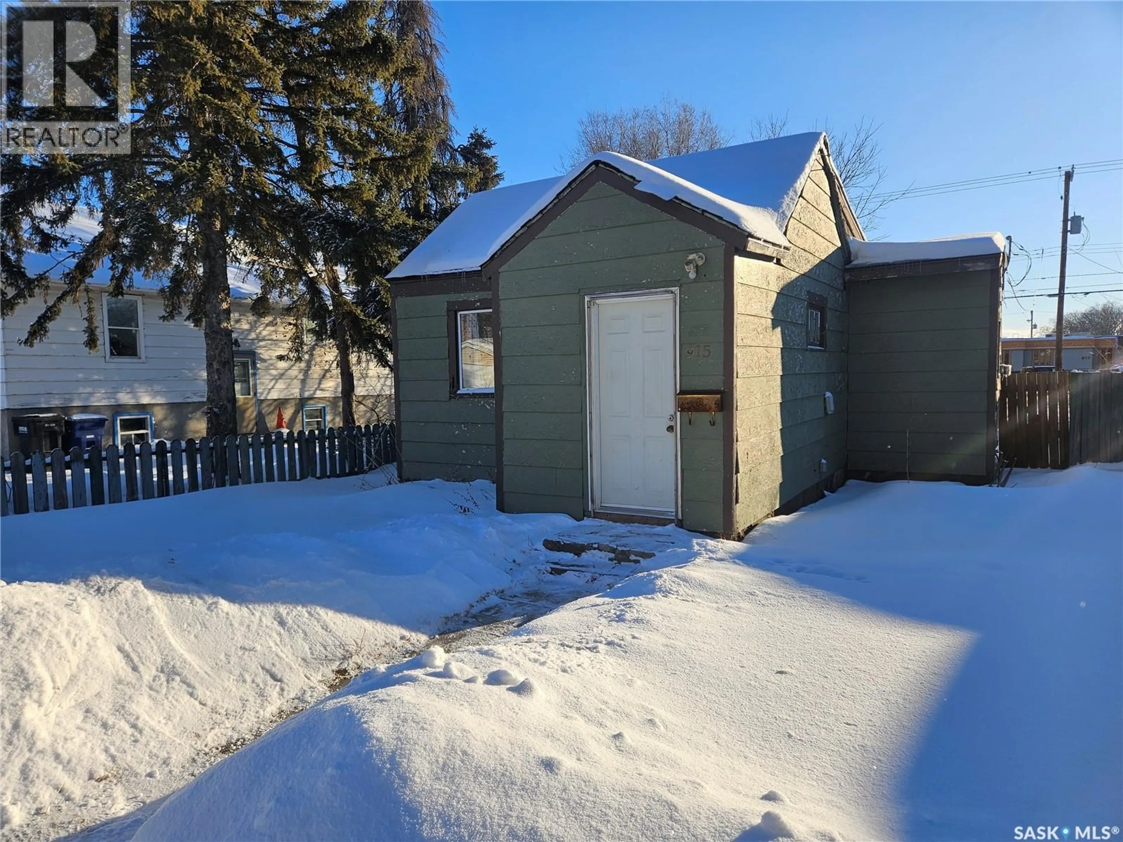 Shed for 915 23RD STREET, Saskatoon Saskatchewan S7L0S1