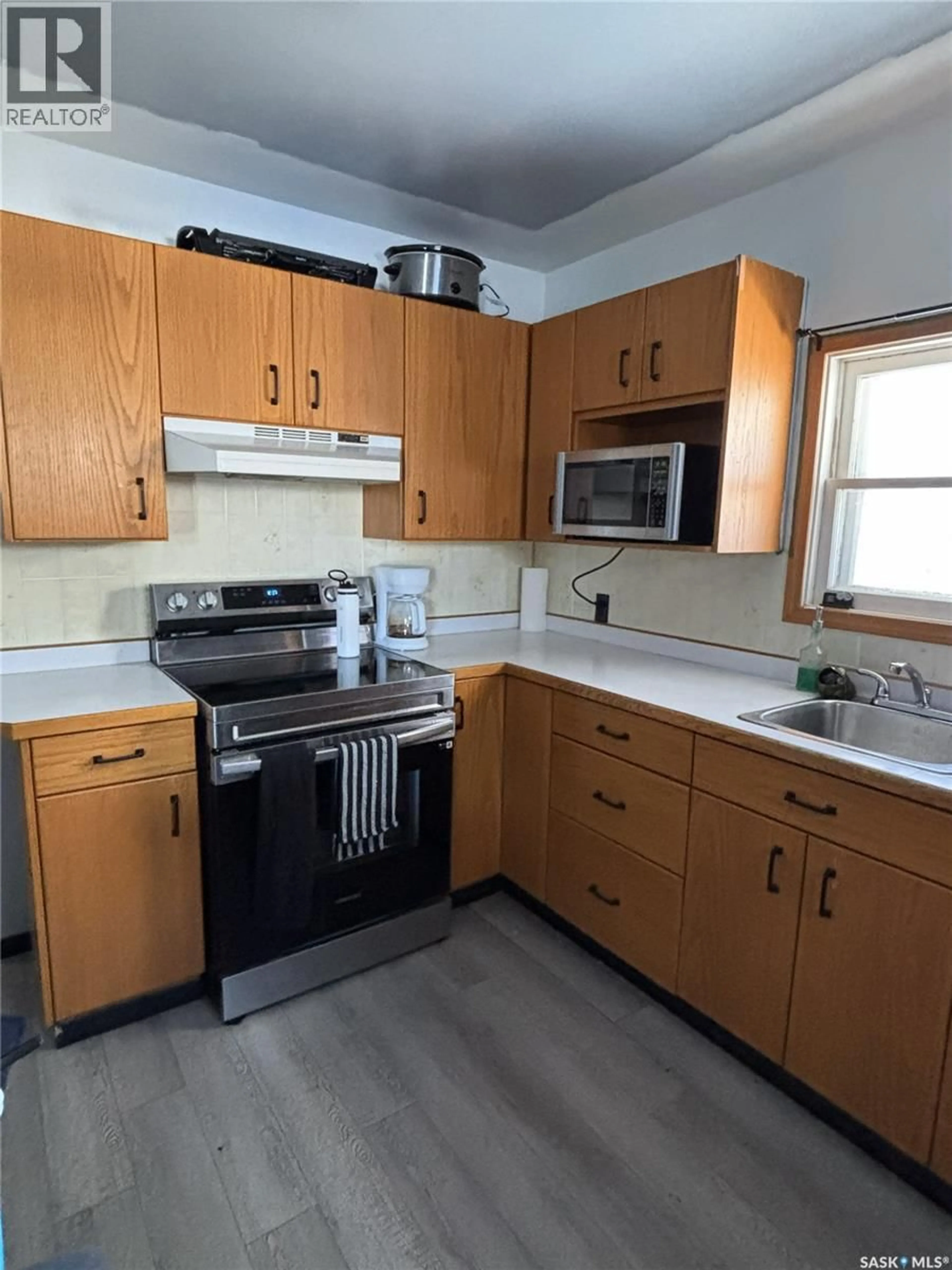 Standard kitchen, unknown for 301 2ND AVENUE, Cudworth Saskatchewan S0K1B0