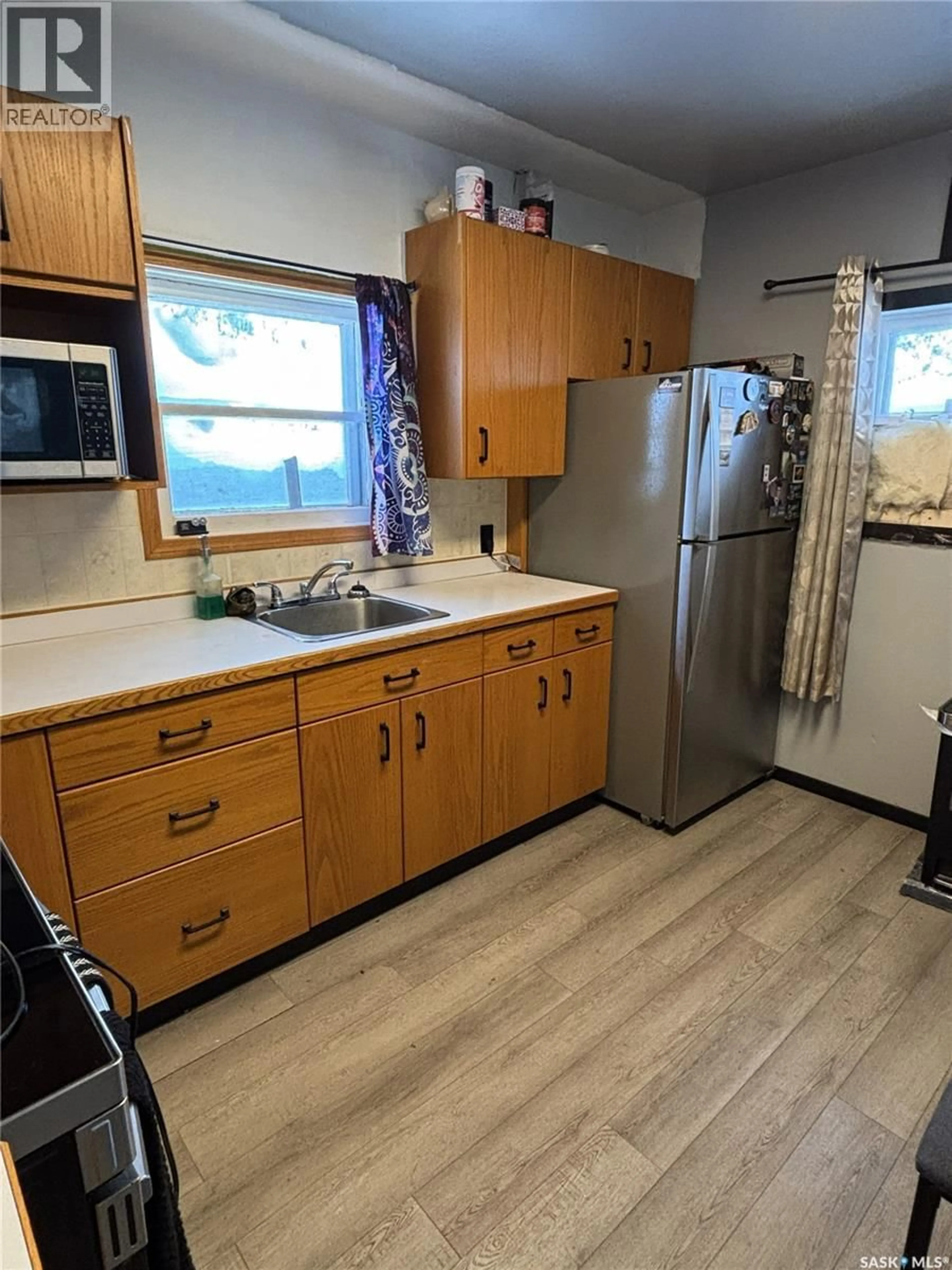 Standard kitchen, unknown for 301 2ND AVENUE, Cudworth Saskatchewan S0K1B0