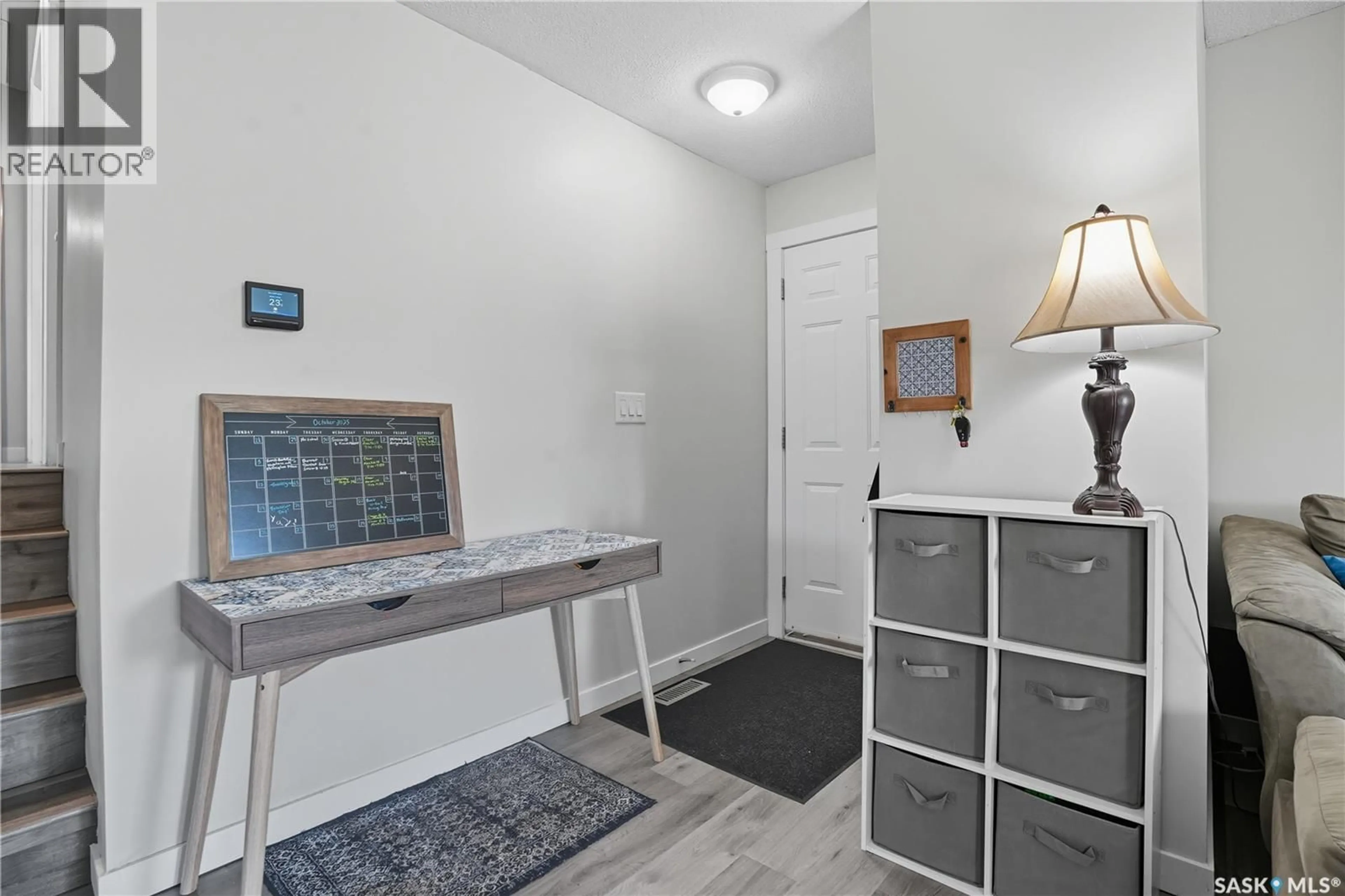 Indoor entryway for 127 HASTINGS CRESCENT, Regina Saskatchewan S4T7N6