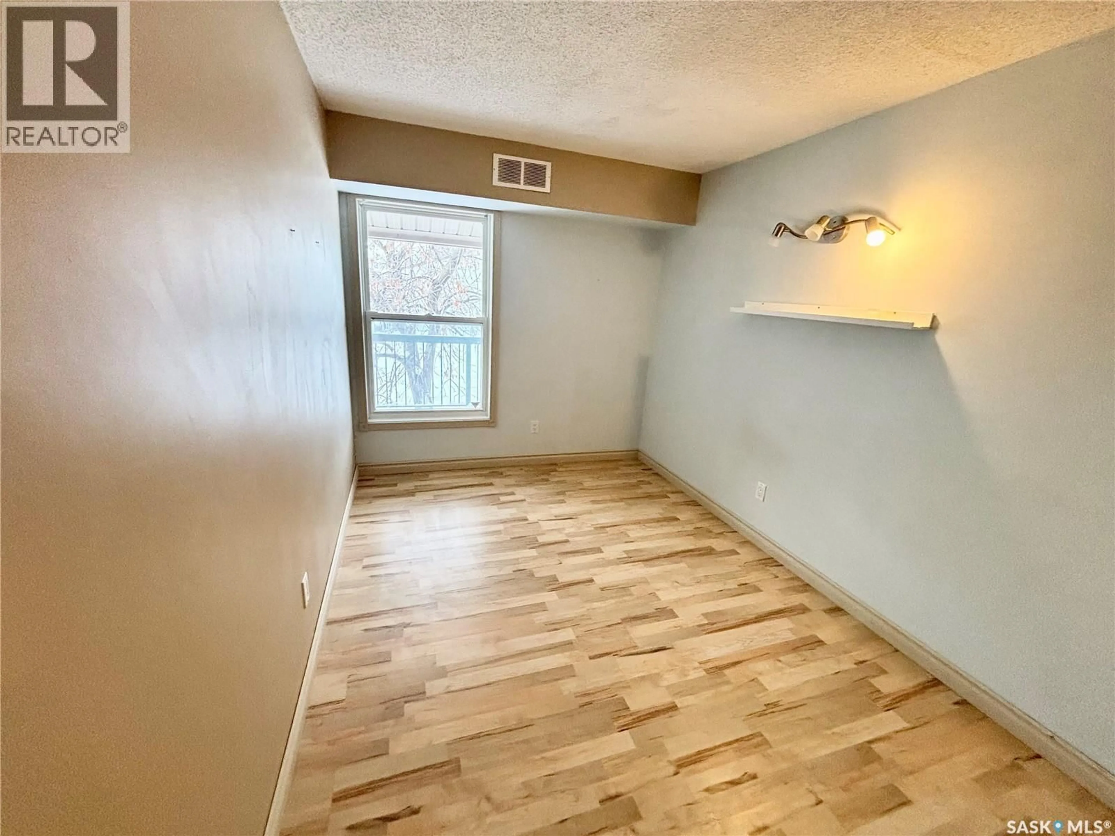 A pic of a room for 160 - 170 GORE PLACE, Regina Saskatchewan S4T7S4
