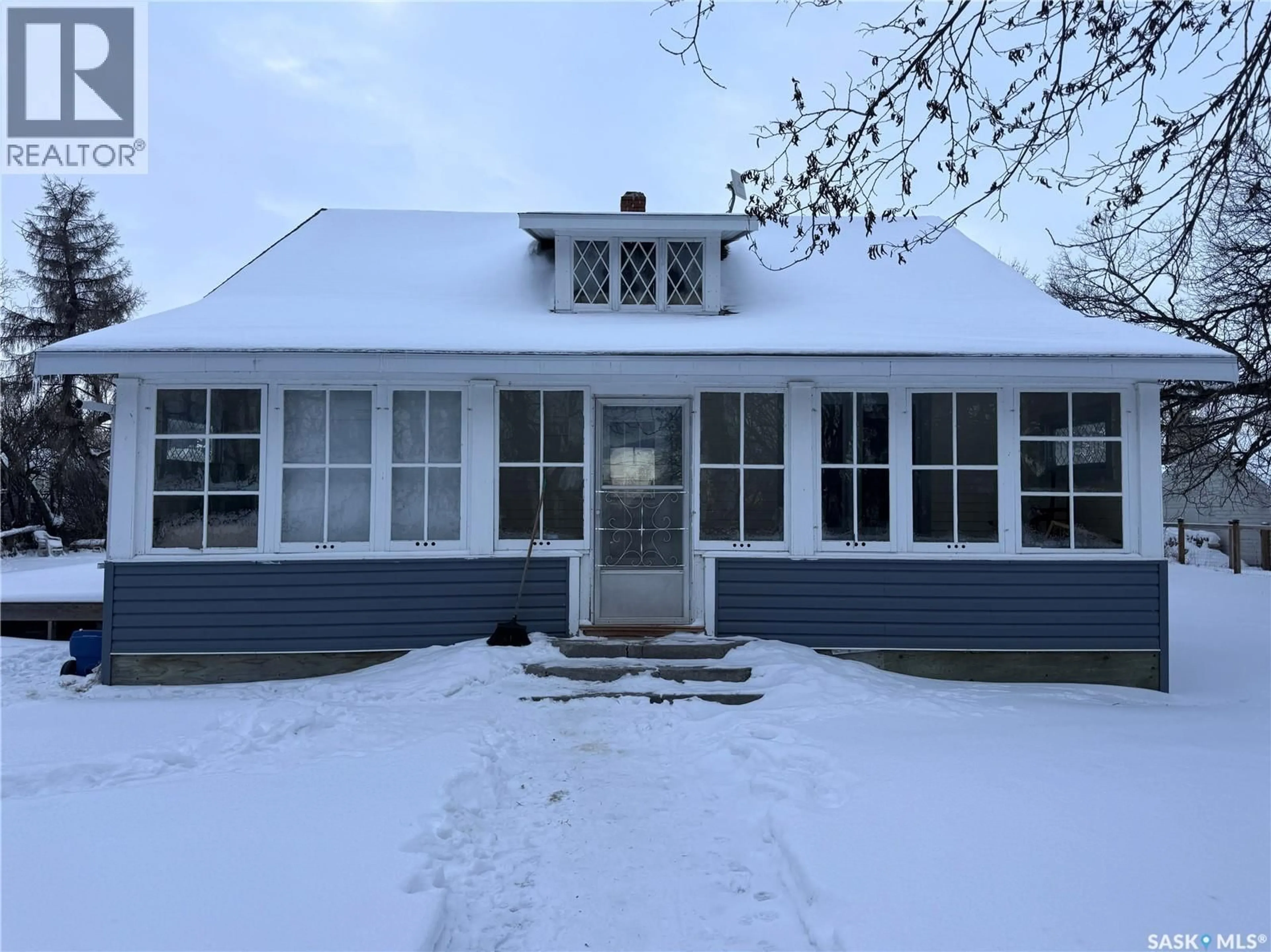 Home with vinyl exterior material, building for 310 BOUNTY STREET, Conquest Saskatchewan S0L0C0