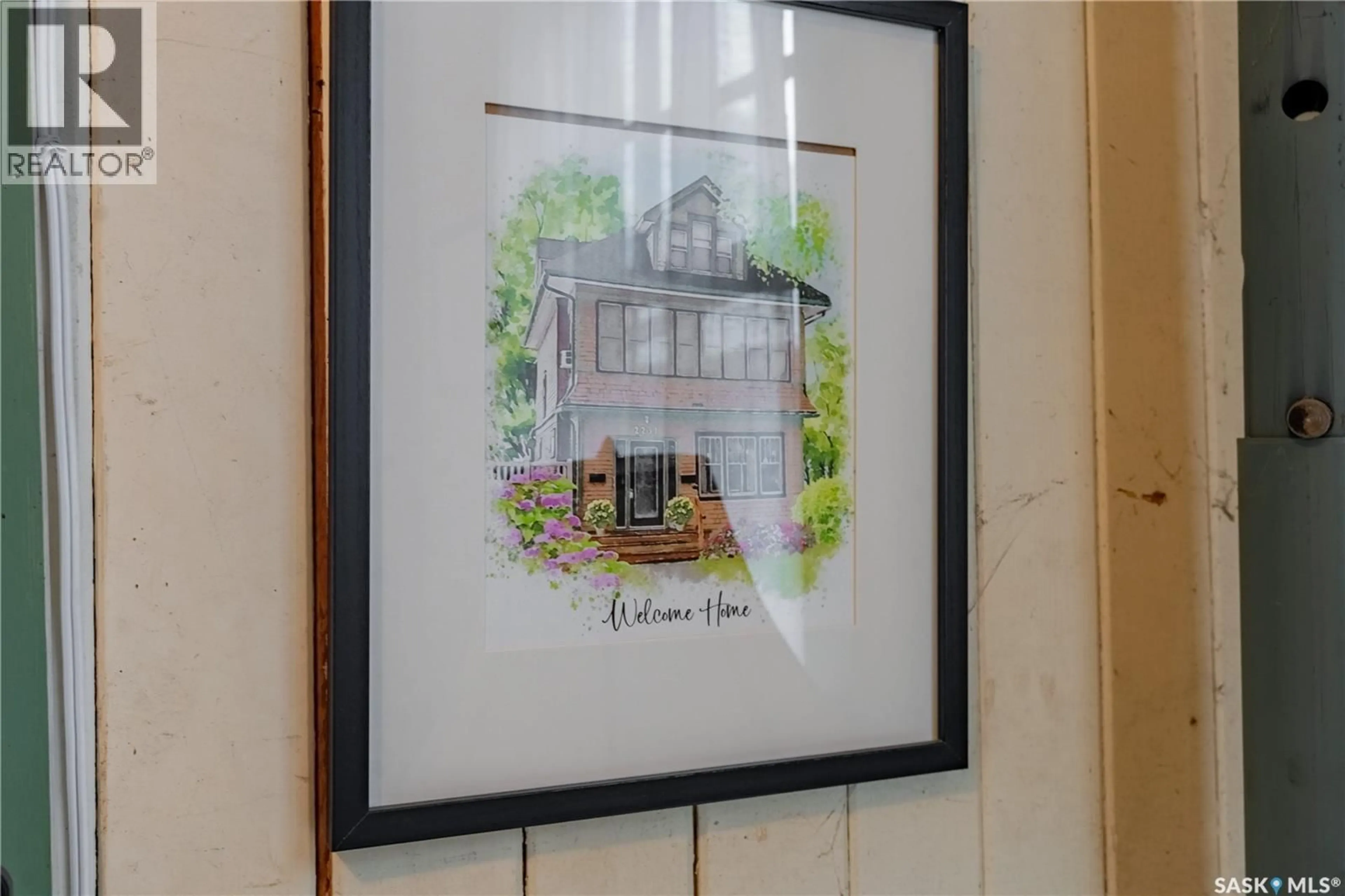 Indoor entryway for 2231 QUEBEC STREET, Regina Saskatchewan S4P1K3