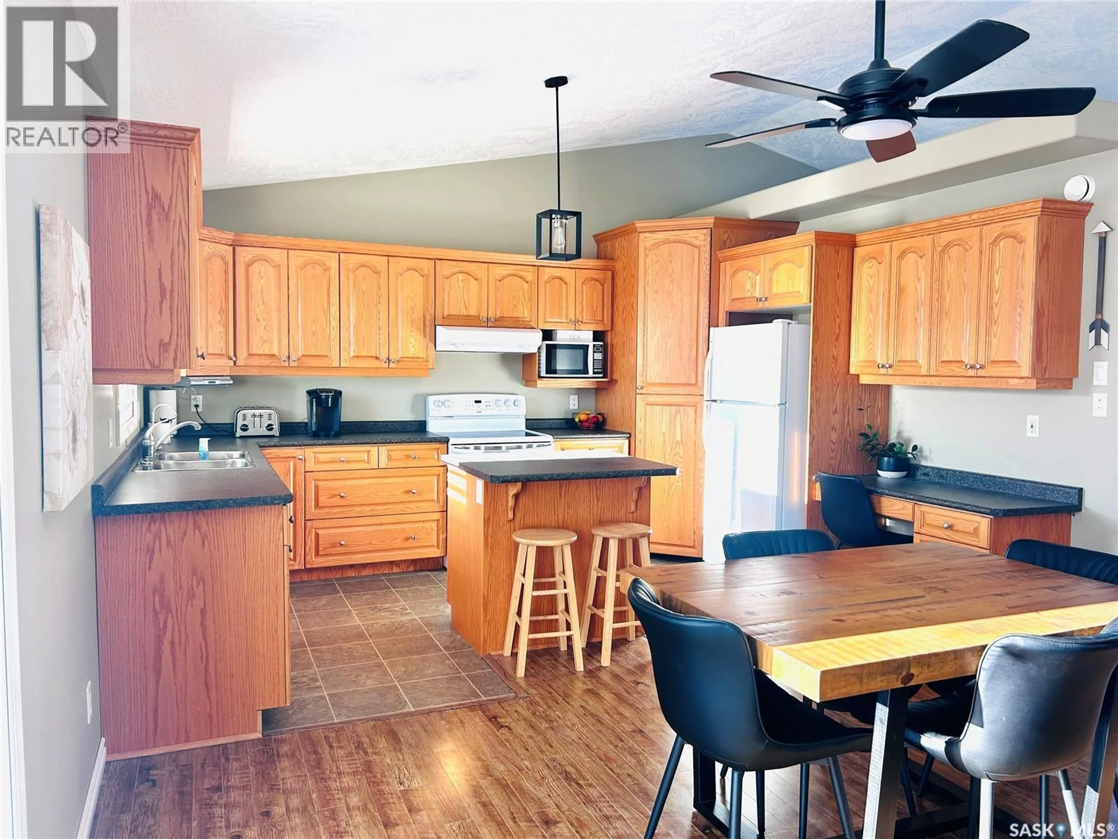 Open concept kitchen, unknown for 203 3RD AVENUE, Shellbrook Saskatchewan S0J2E0