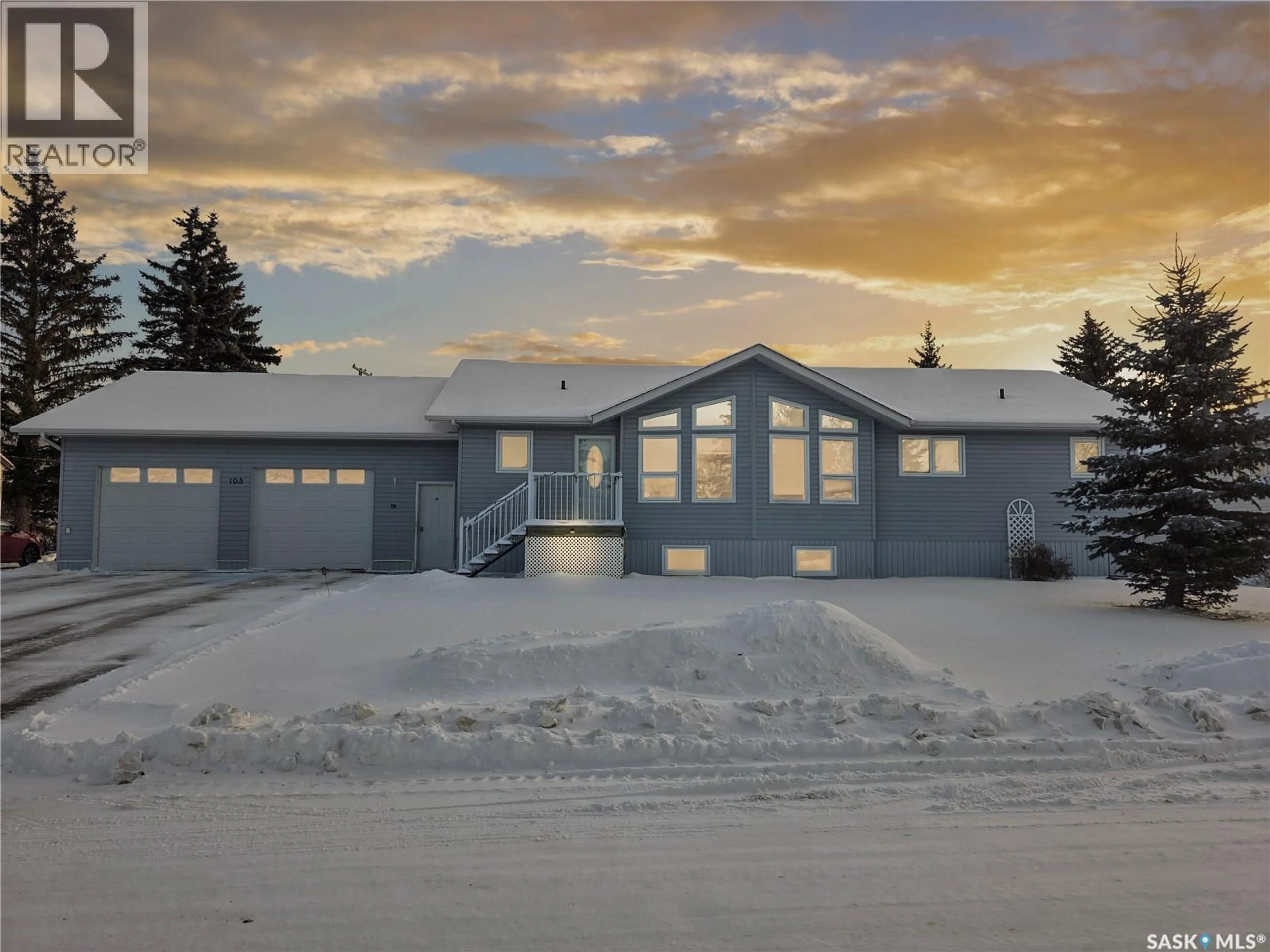 Home with vinyl exterior material, unknown for 105 NELSON AVENUE, Kipling Saskatchewan S0G2S0