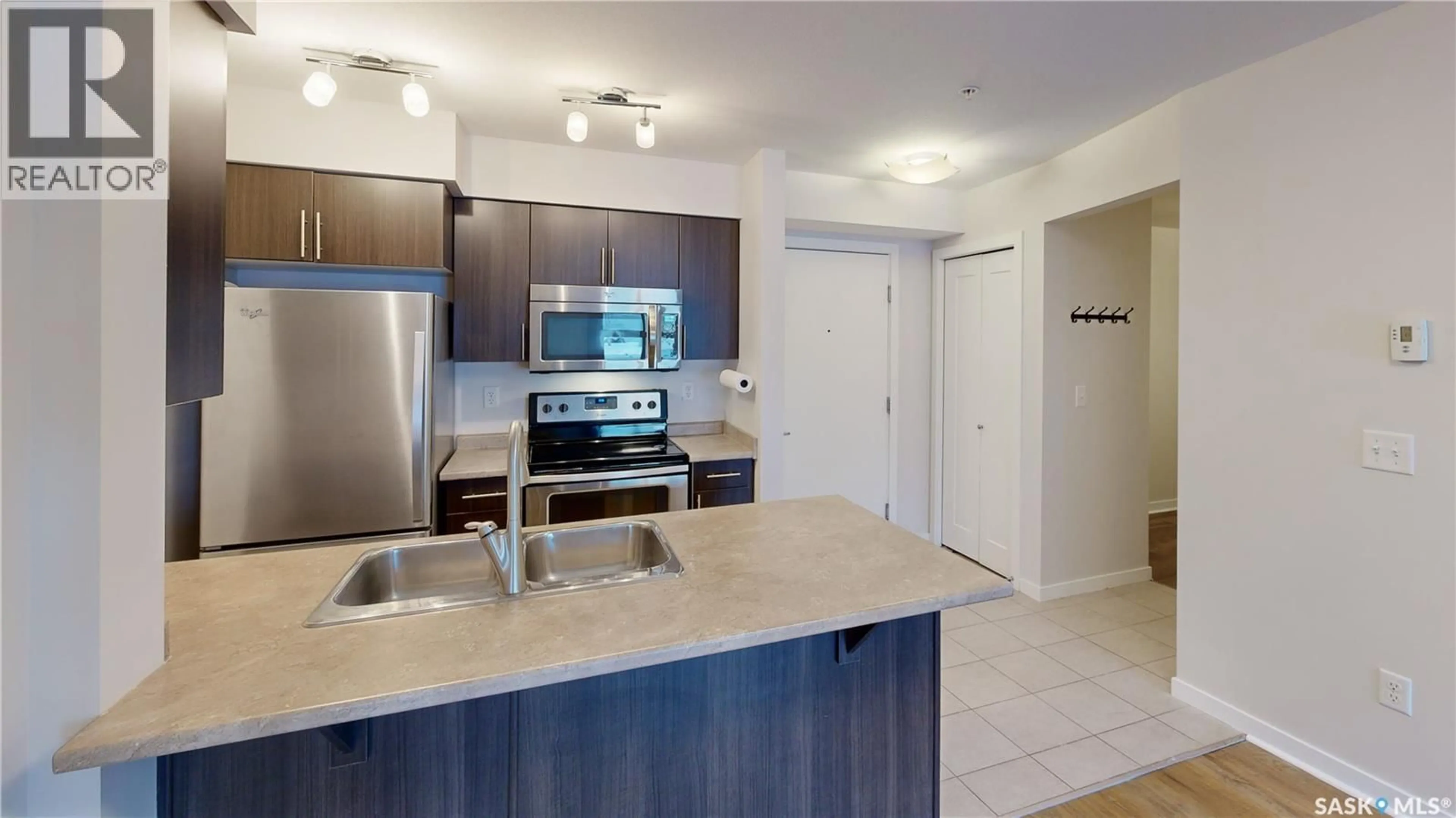 Standard kitchen, unknown for 5500 - 2115 MITCHINSON WAY, Regina Saskatchewan S4W0N9