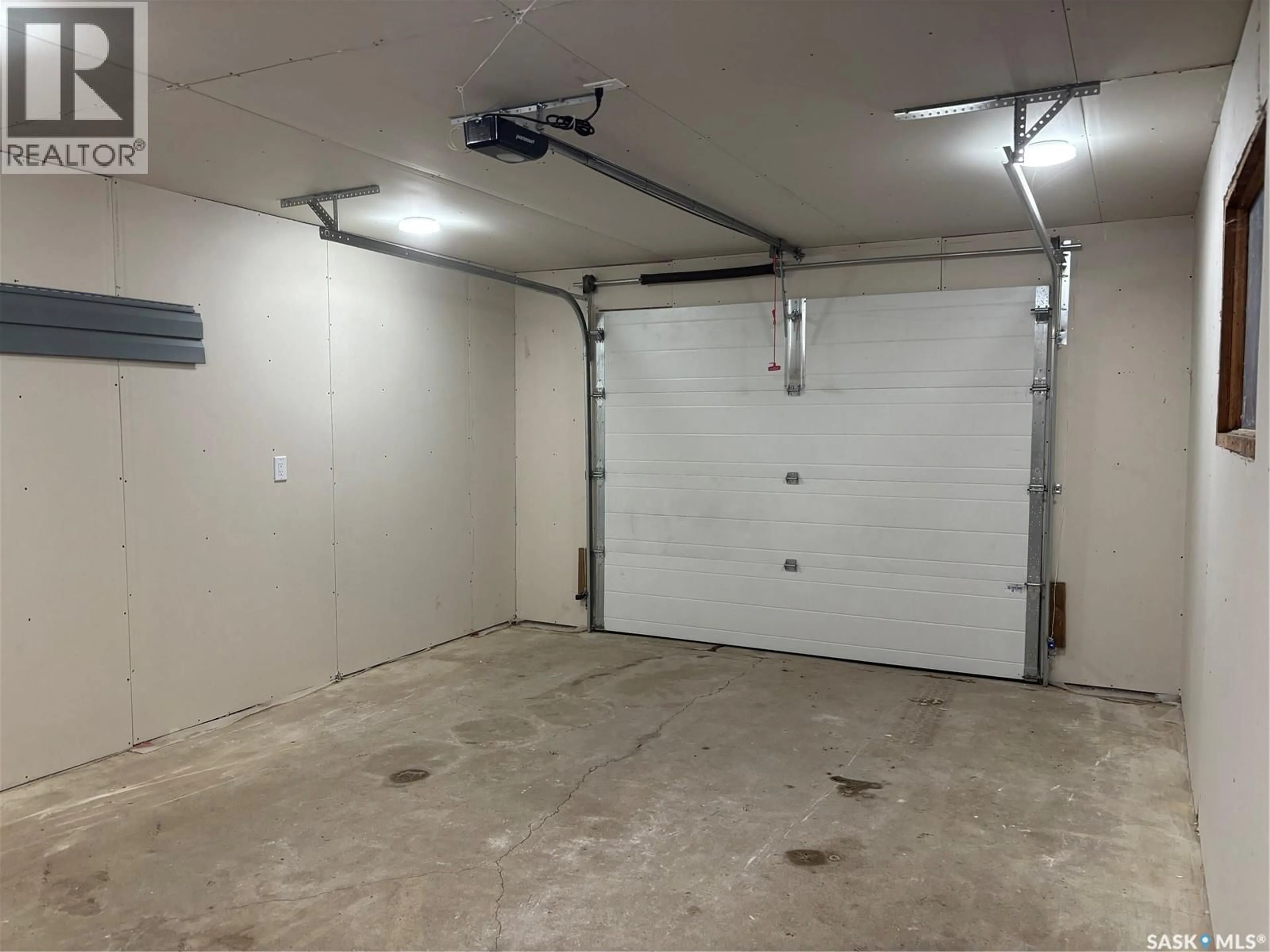 Indoor garage for 353 25TH STREET, Prince Albert Saskatchewan S6V4P5