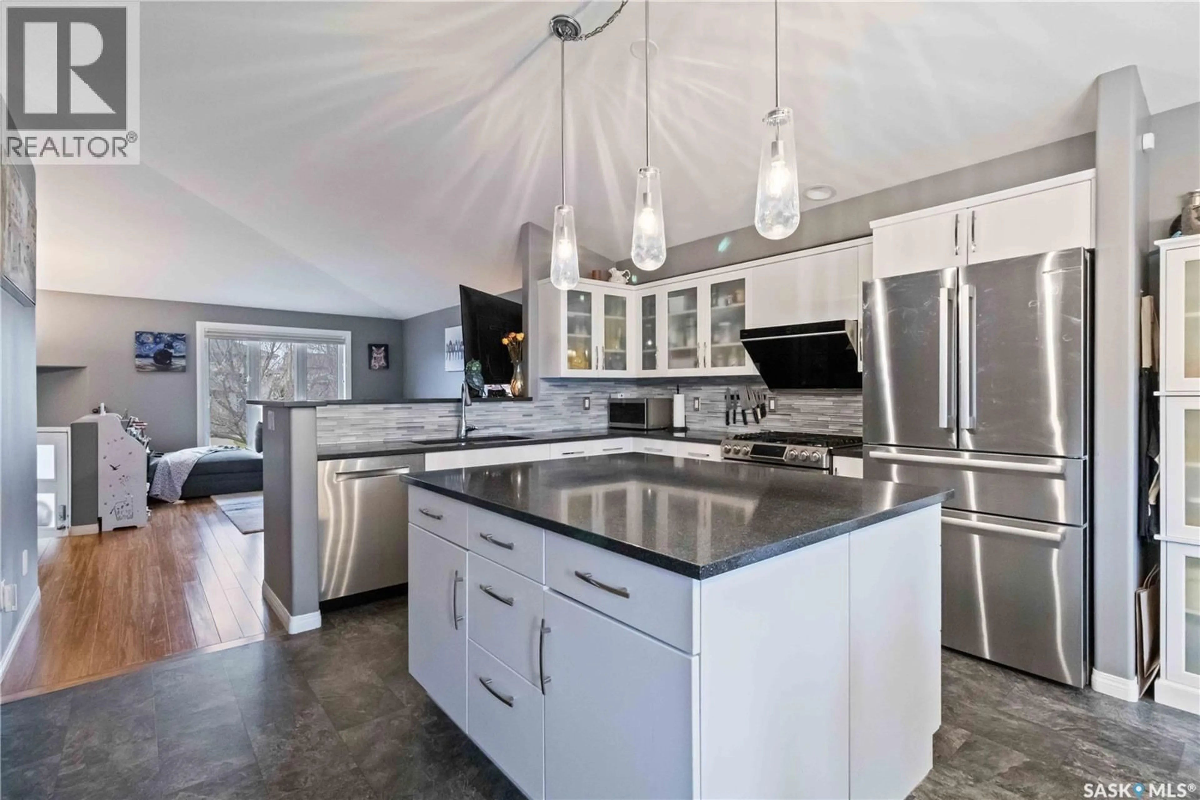 Contemporary kitchen, unknown for 506 KUCEY CRESCENT, Saskatoon Saskatchewan S7N4T3