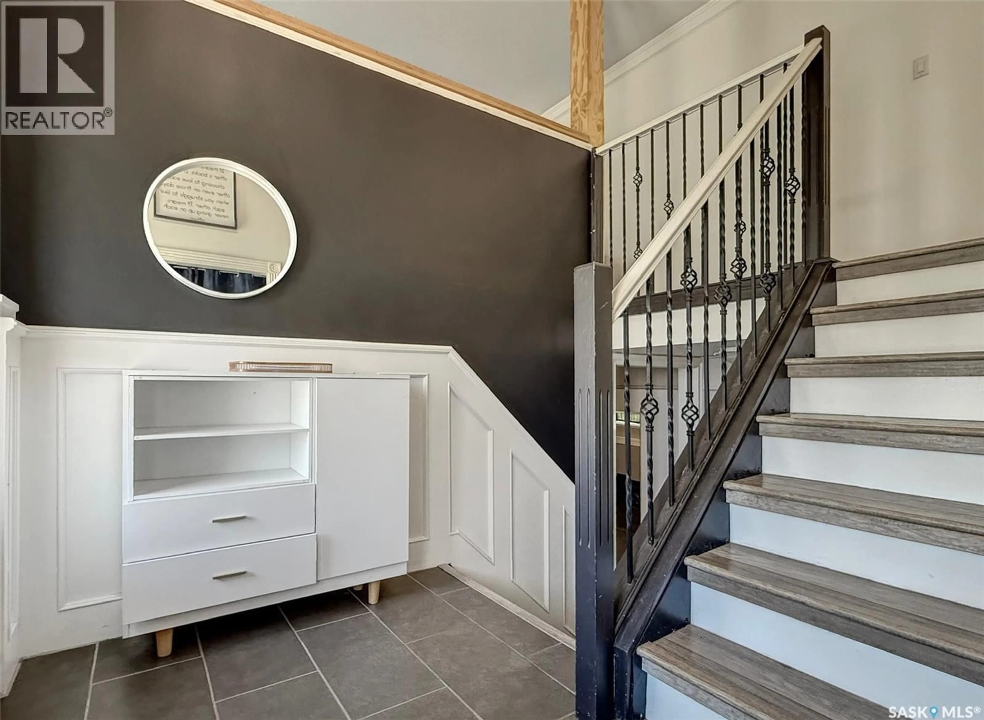 Indoor entryway for 1311 JUBILEE DRIVE, Swift Current Saskatchewan S9H2A5
