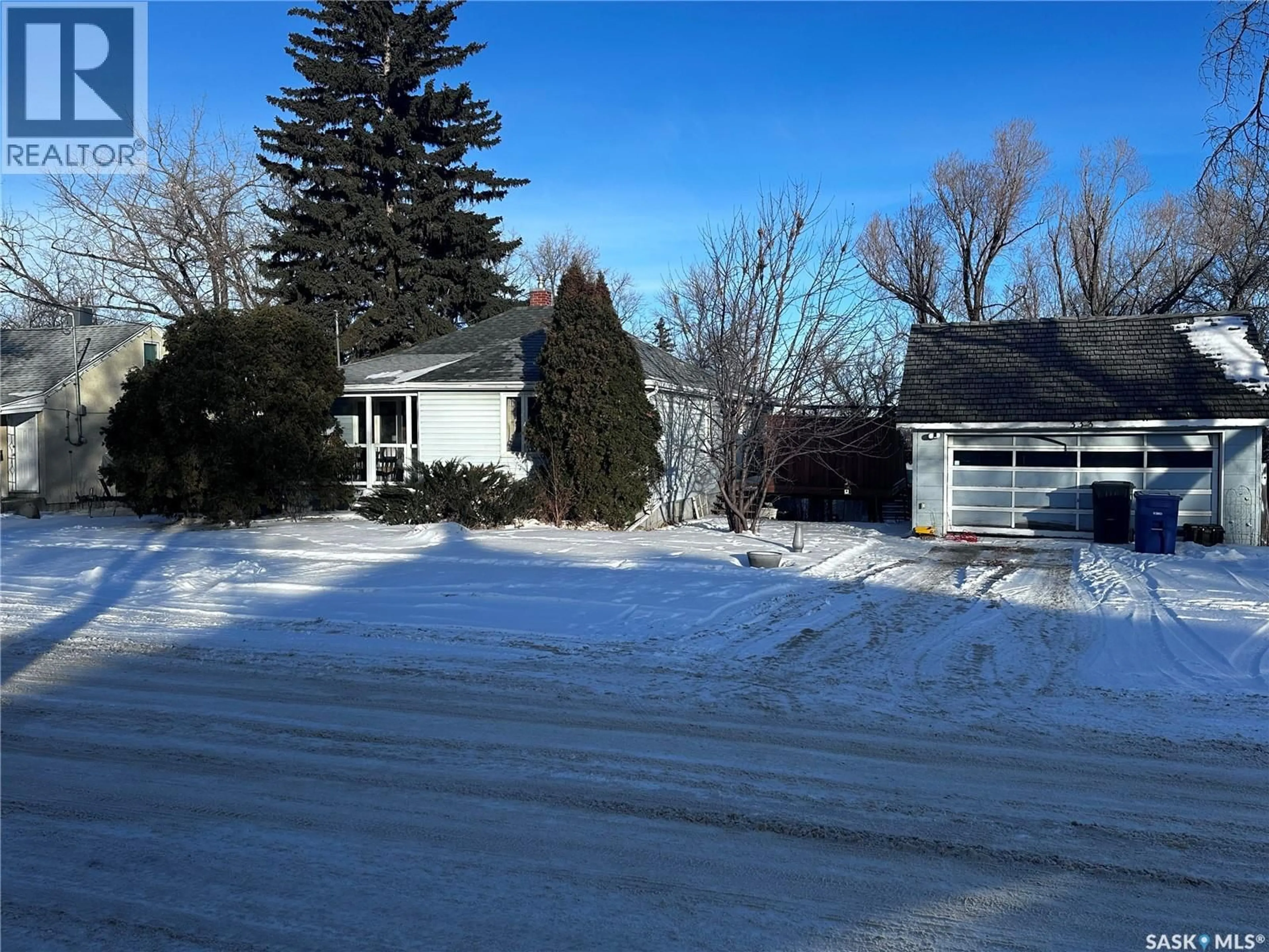 A pic from outside/outdoor area/front of a property/back of a property/a pic from drone, street for 333 5TH AVENUE, Weyburn Saskatchewan S4H1Y4
