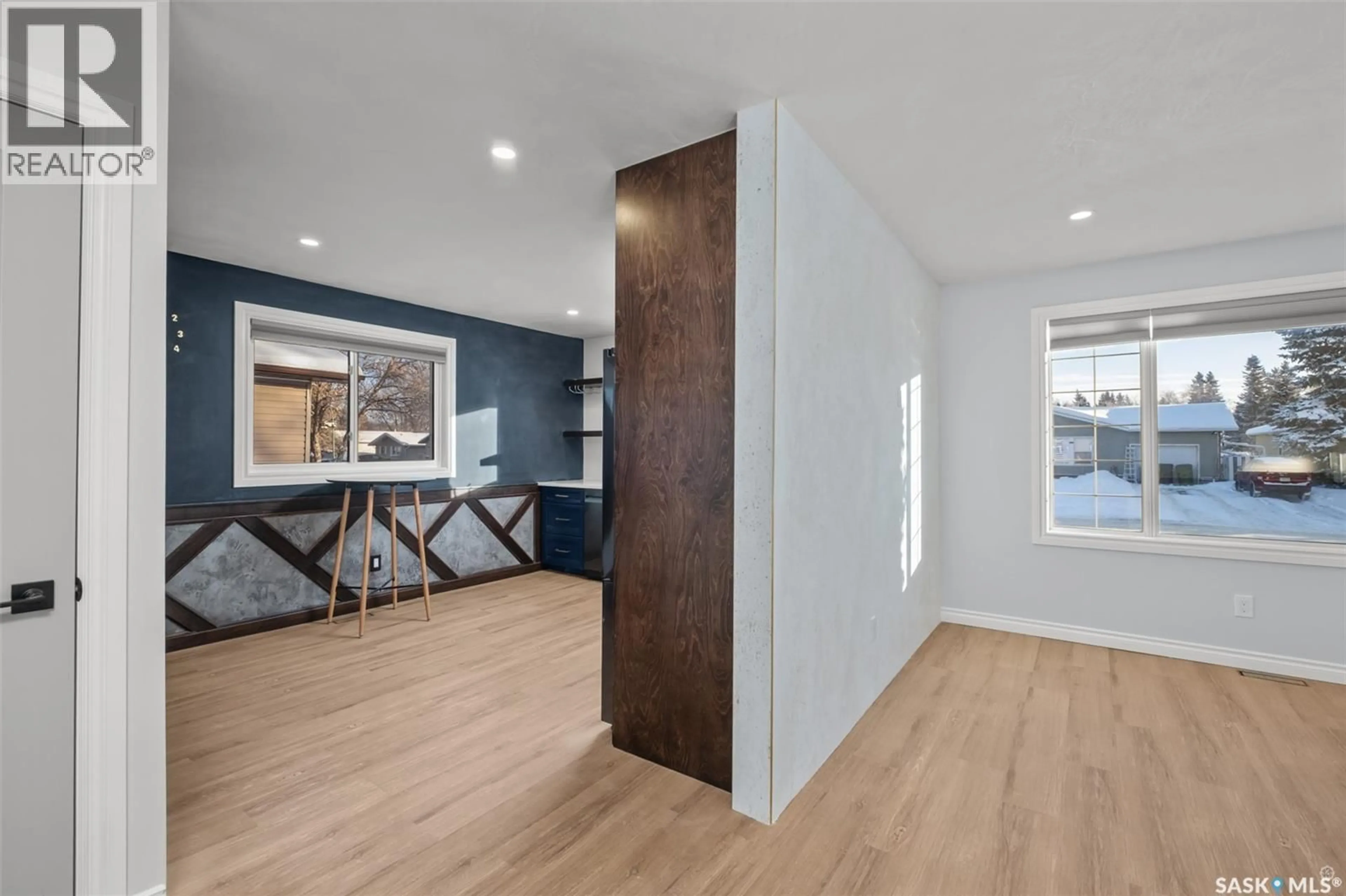 Indoor entryway for 125 MCINTOSH DRIVE, Prince Albert Saskatchewan S6V6H2