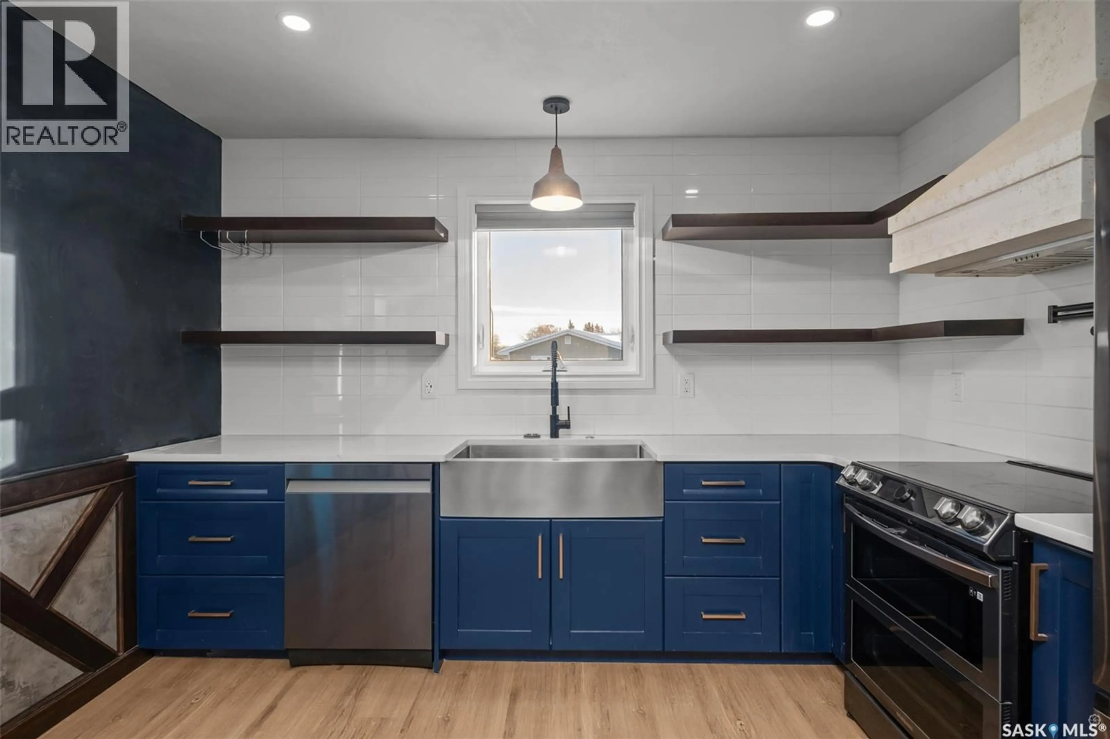 Contemporary kitchen, ceramic/tile floor for 125 MCINTOSH DRIVE, Prince Albert Saskatchewan S6V6H2