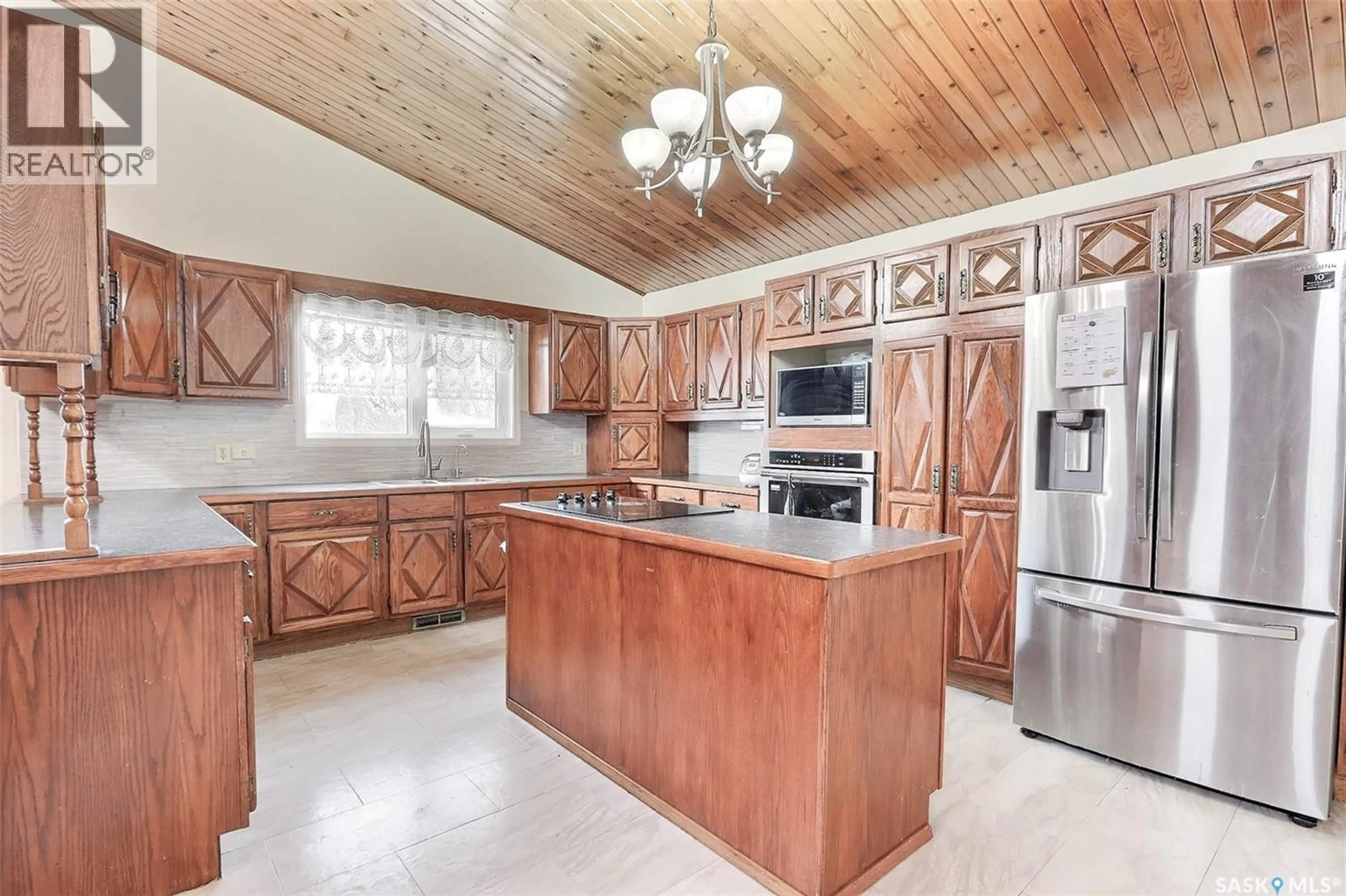 Open concept kitchen, unknown for 3082 SHERMAN DRIVE, Prince Albert Saskatchewan S6V7H6