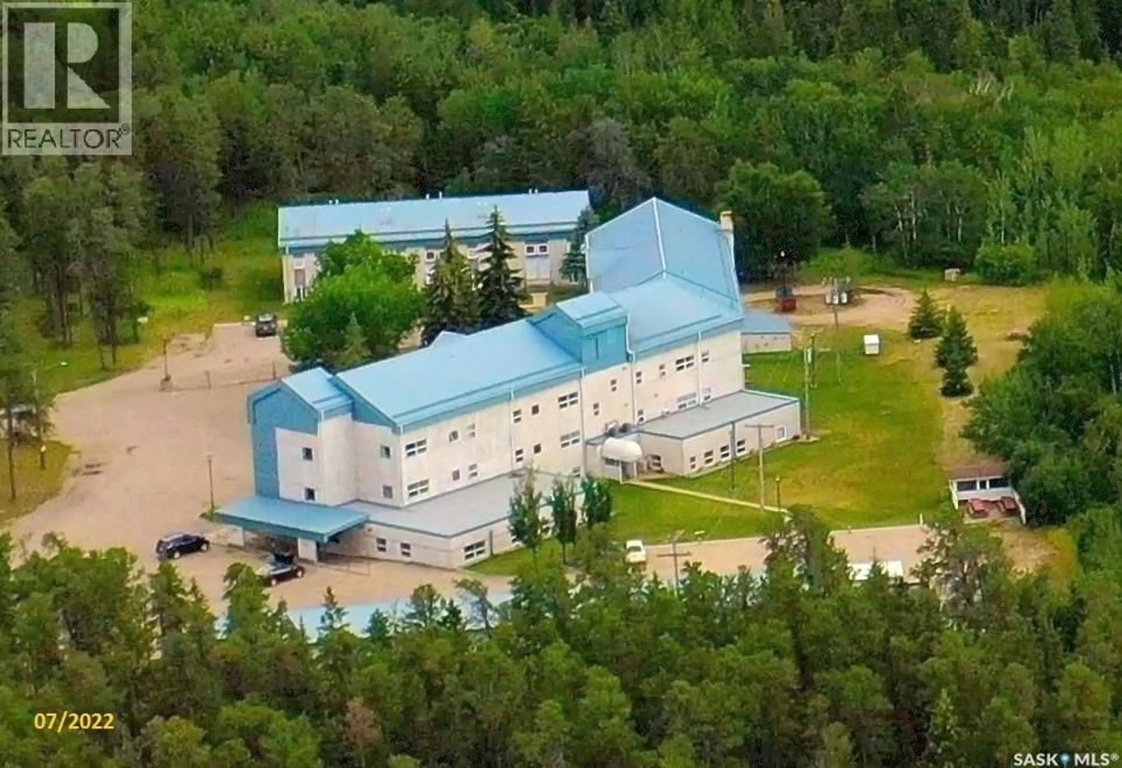 A pic from outside/outdoor area/front of a property/back of a property/a pic from drone, building for 112 102 MANOR DRIVE, Nipawin Saskatchewan S0E1E0