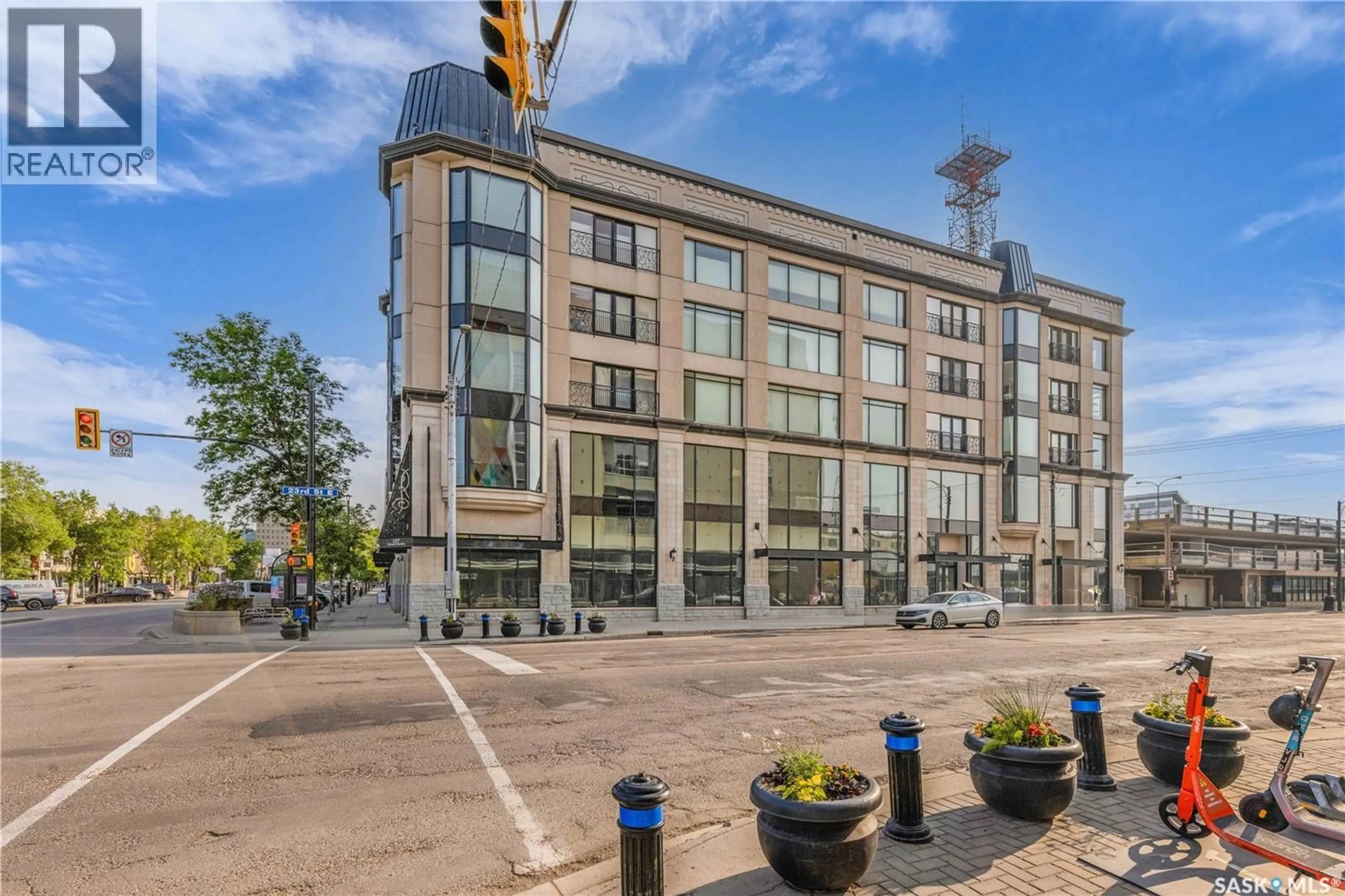 Patio, building for N - 504 157 2ND AVENUE, Saskatoon Saskatchewan S7K2A9