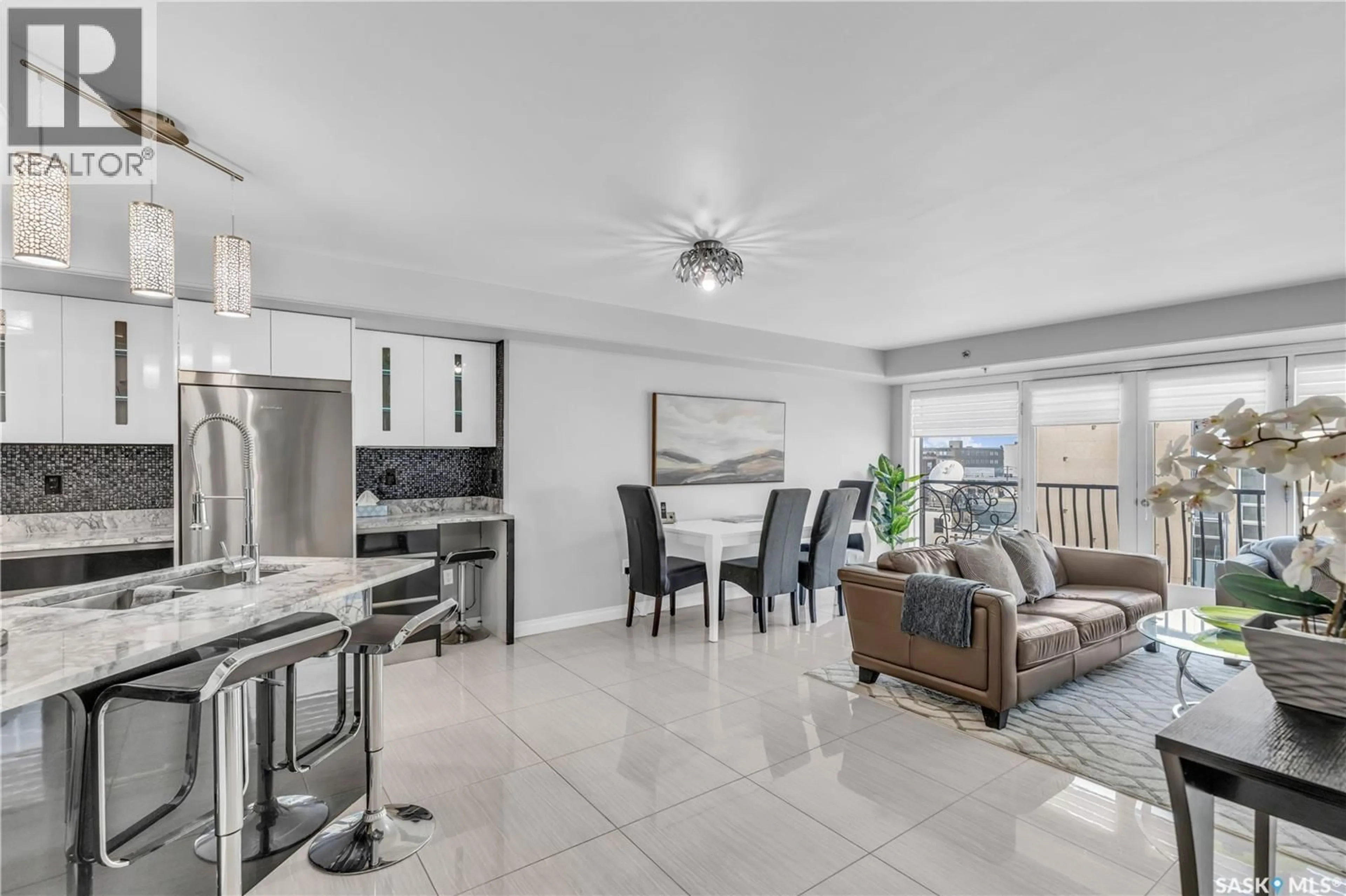 Open concept kitchen, ceramic/tile floor for N - 504 157 2ND AVENUE, Saskatoon Saskatchewan S7K2A9