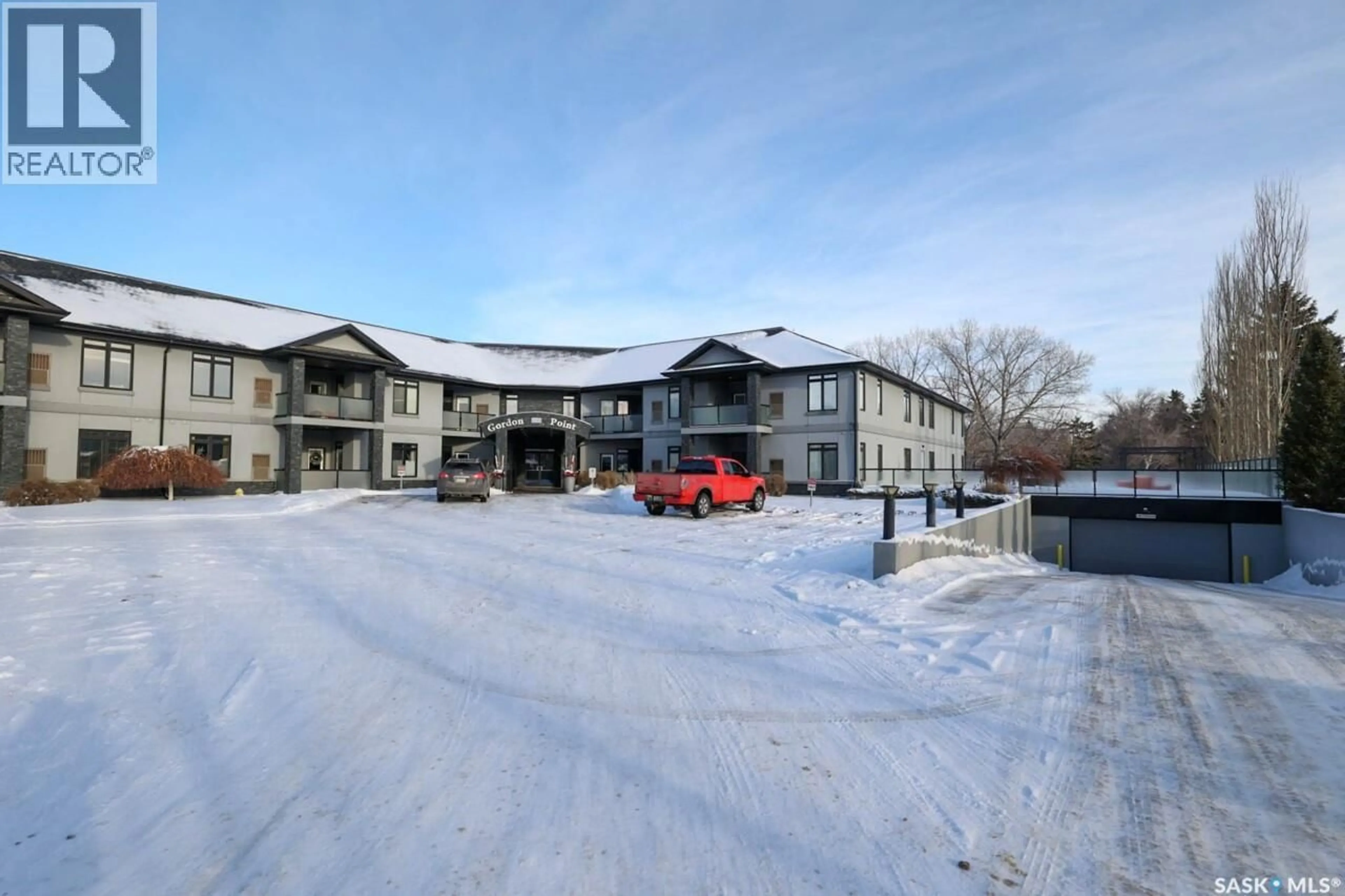 A pic from outside/outdoor area/front of a property/back of a property/a pic from drone, building for 201 - 4721 MCTAVISH STREET, Regina Saskatchewan S4S6H2