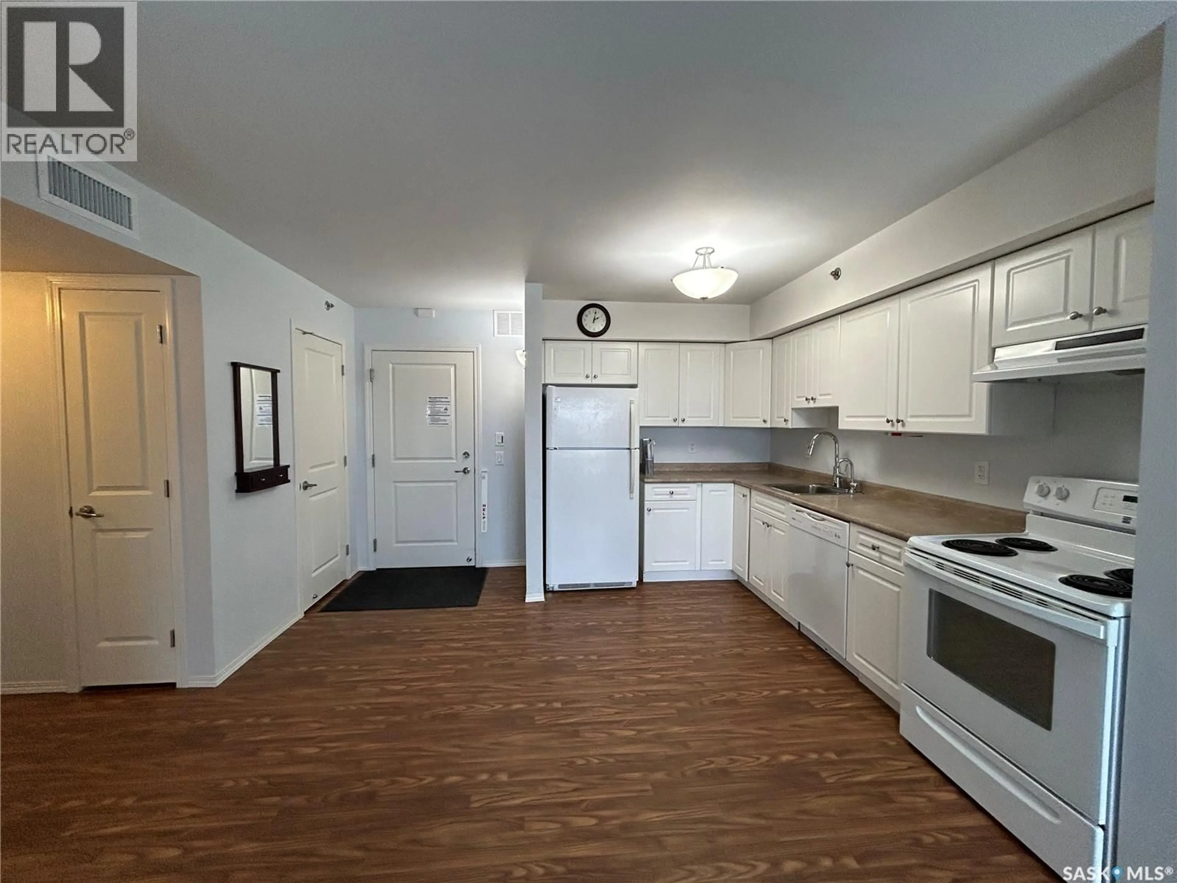 Standard kitchen, unknown for 402 - 910 MAIN STREET, Humboldt Saskatchewan S0K2A0