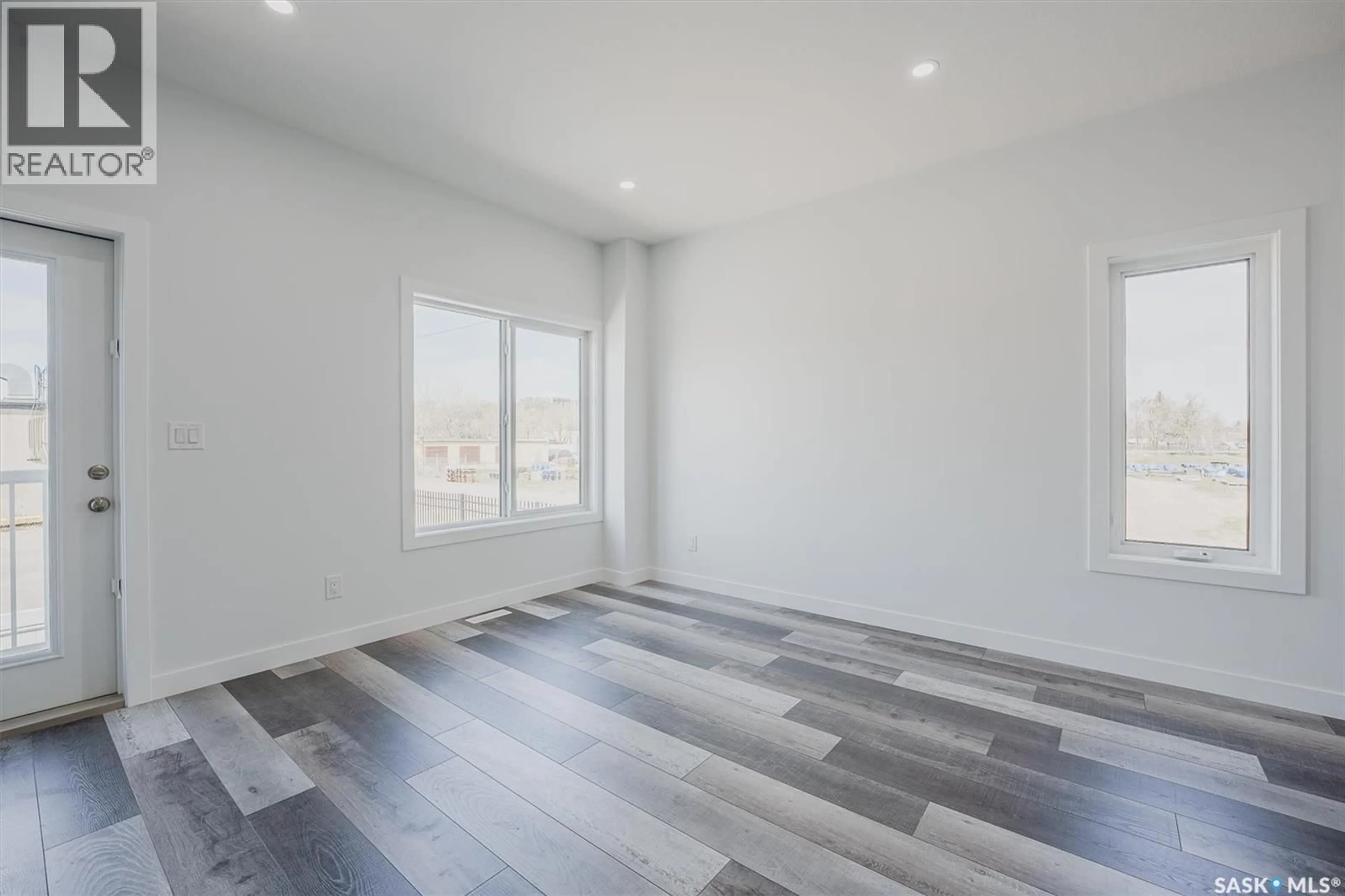 A pic of a room for 419 L AVENUE, Saskatoon Saskatchewan S7M5Y6