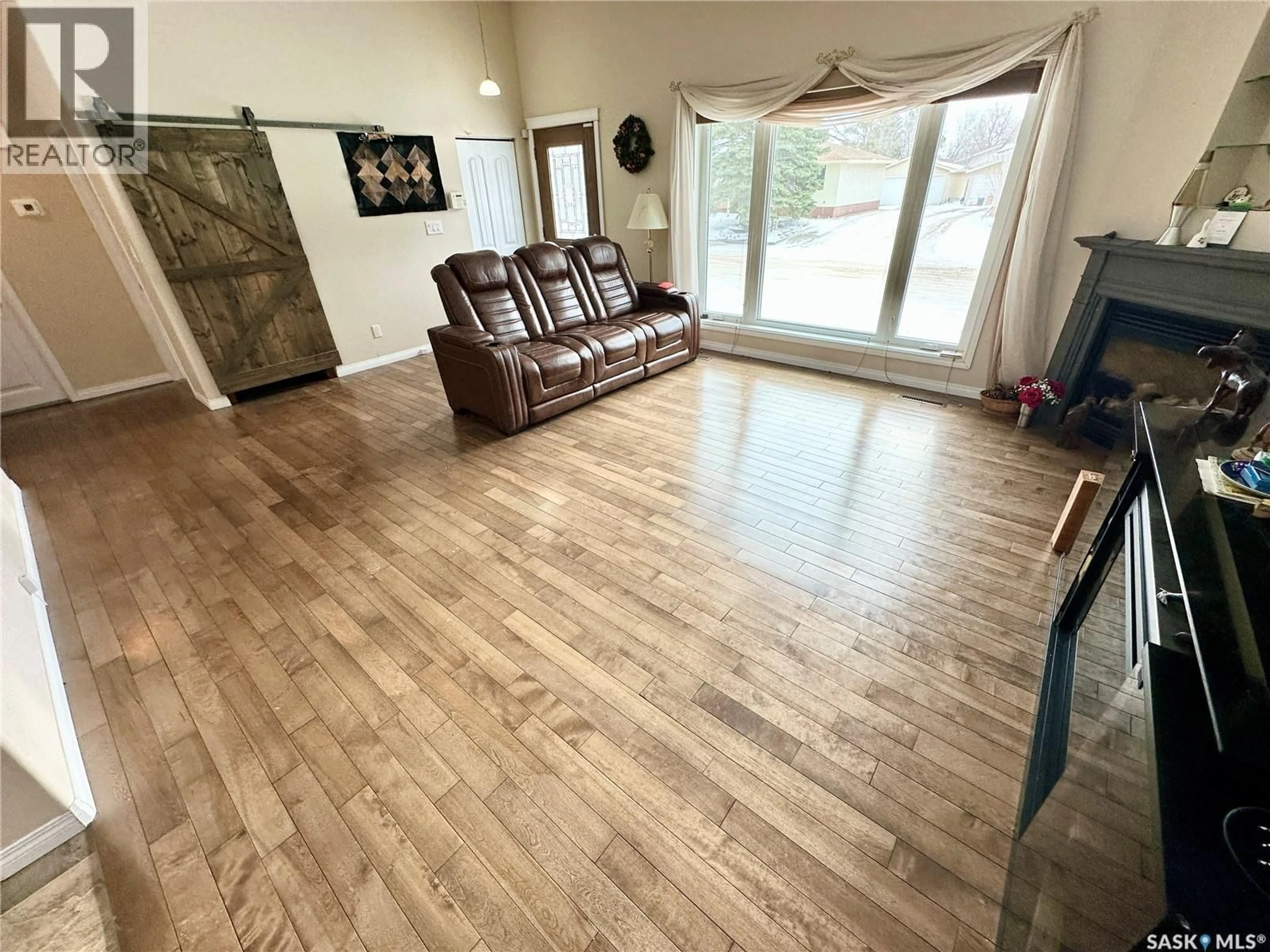 A pic of a room for 3 SCOTT CRESCENT, Weyburn Saskatchewan S4H1T5