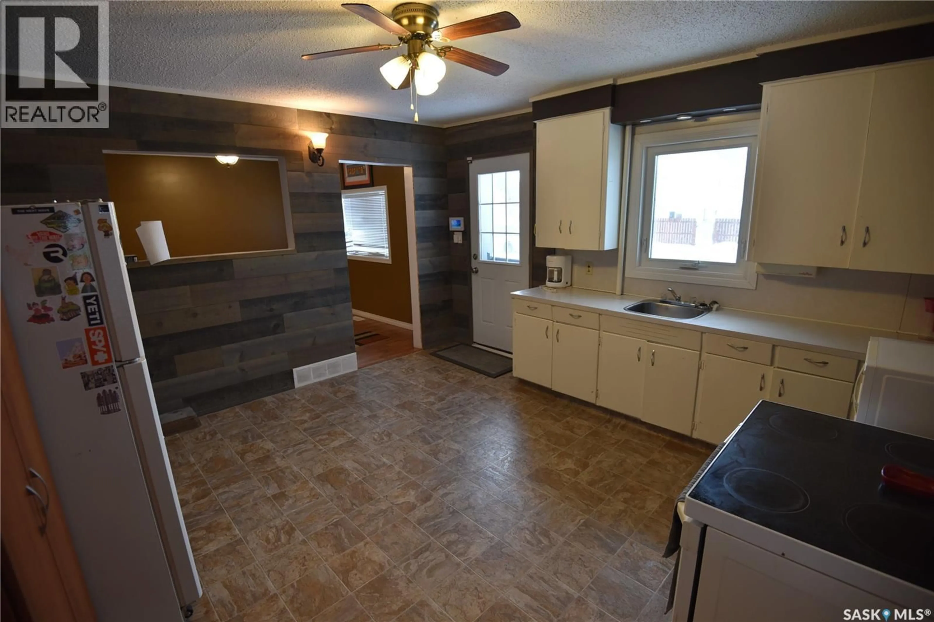 Unknown for 306 3RD AVENUE, Nipawin Saskatchewan S0E1E0