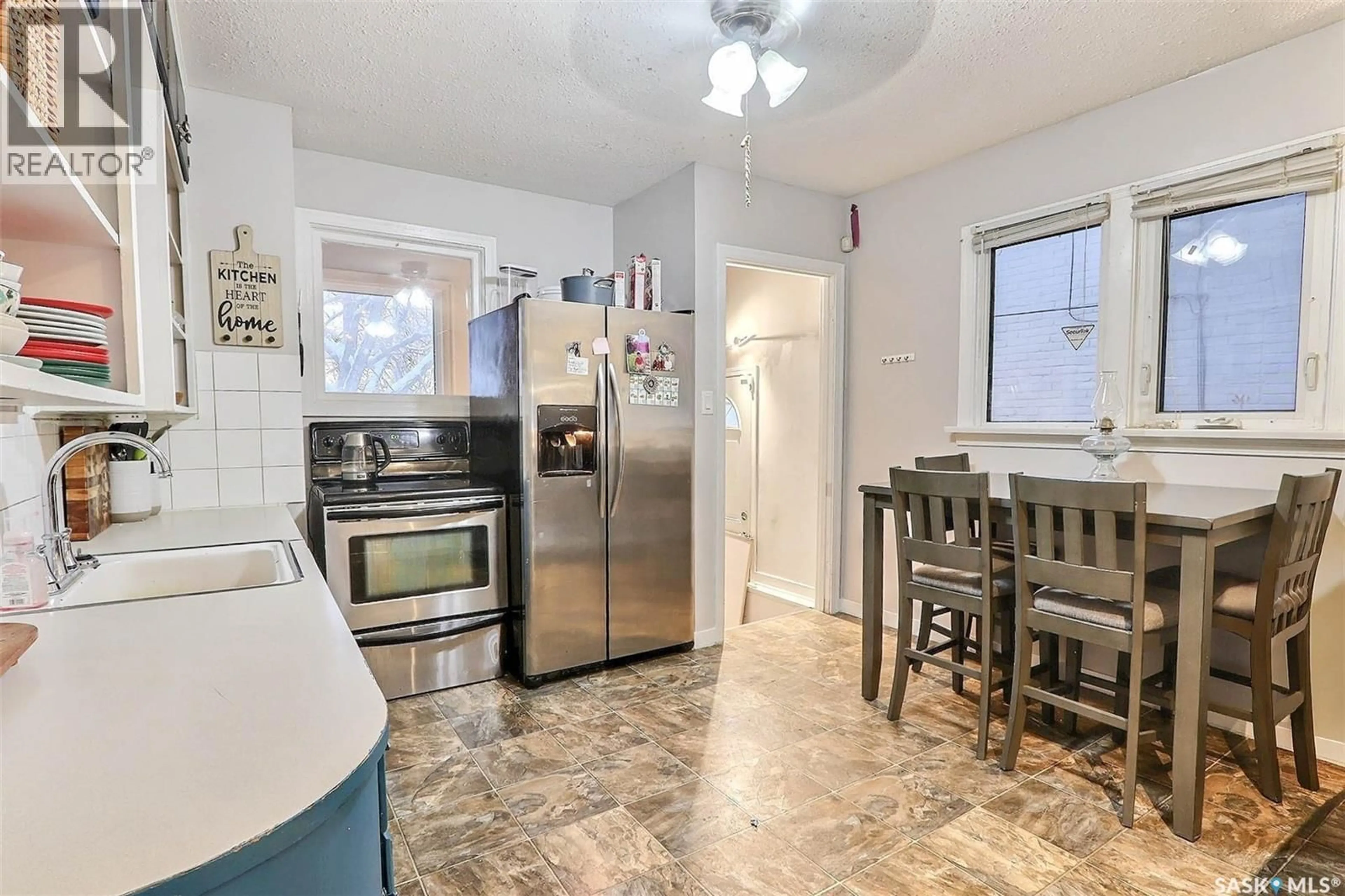 Standard kitchen, ceramic/tile floor for 513 10TH STREET, Prince Albert Saskatchewan S6V0Z7