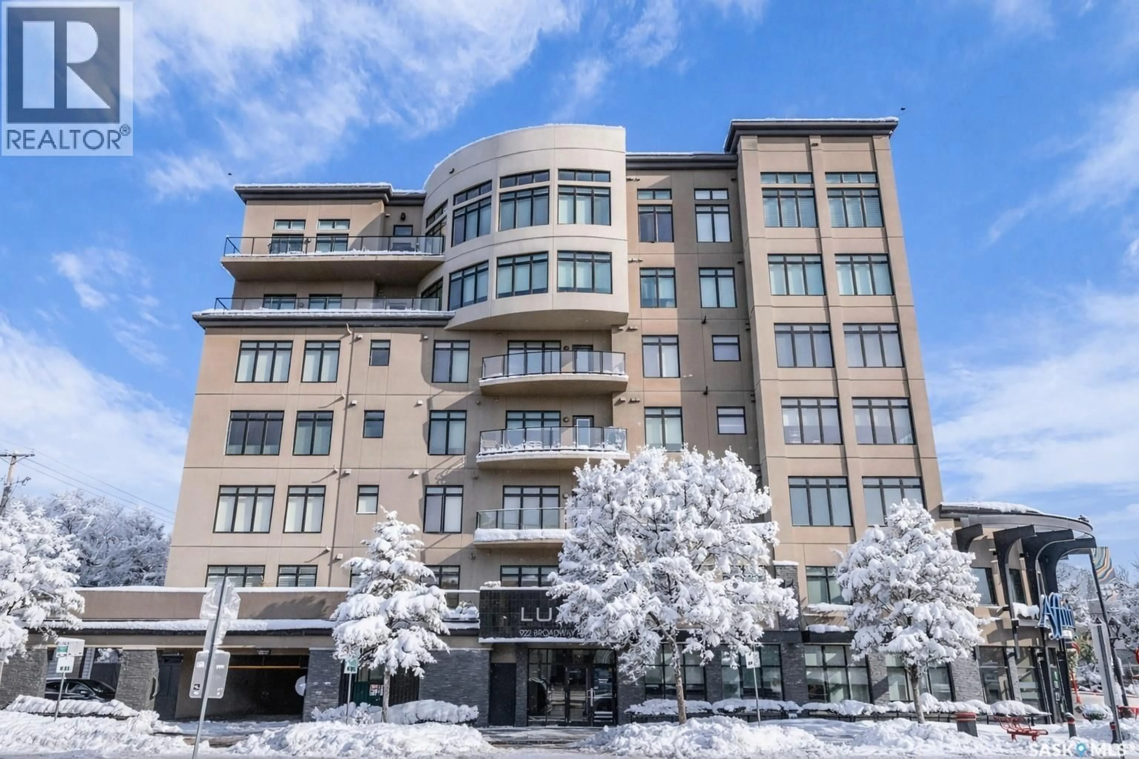 Indoor foyer for 501 922 BROADWAY AVENUE, Saskatoon Saskatchewan S7N1B7
