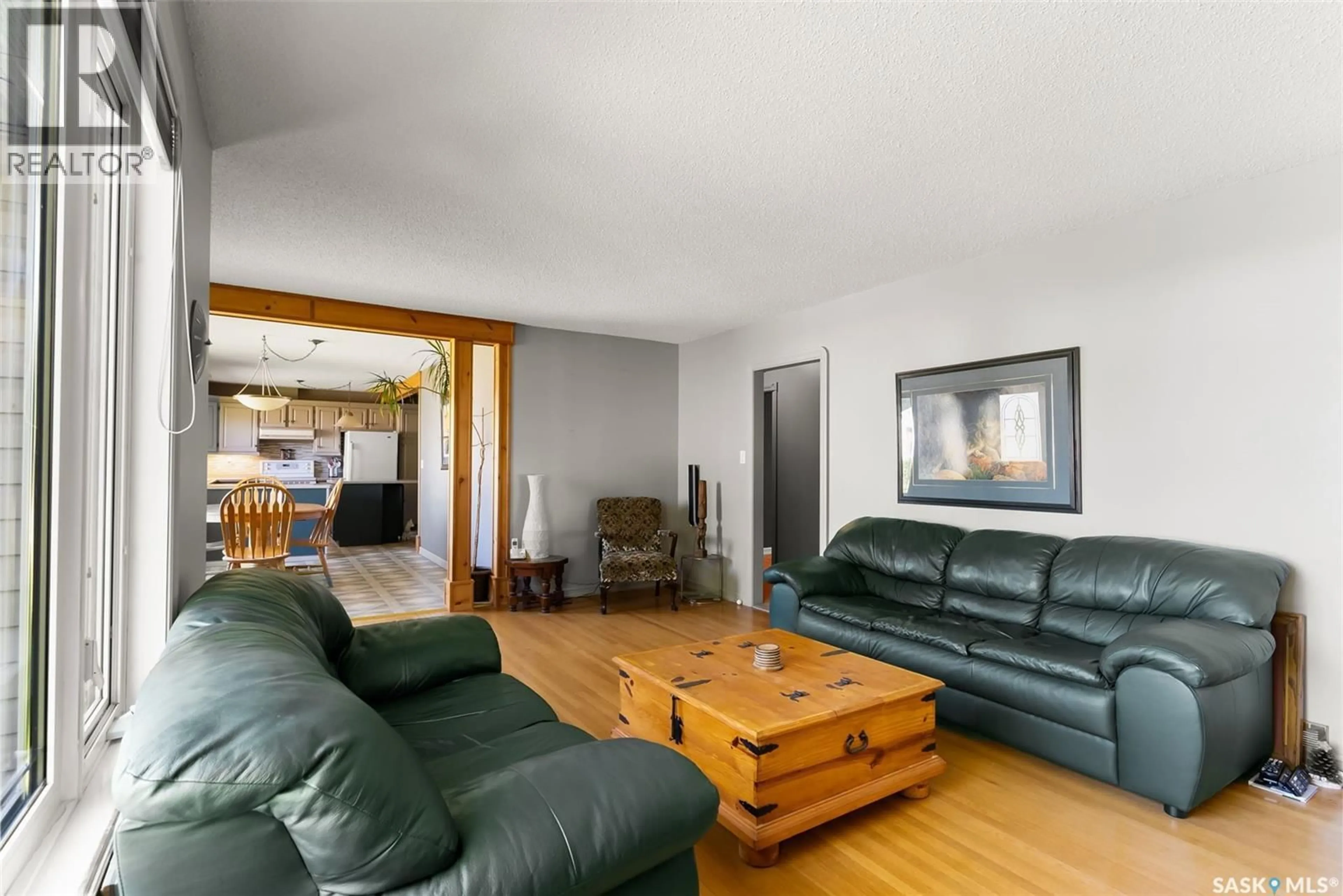 Living room with furniture, unknown for 433 9TH AVENUE, Melville Saskatchewan S0A2P0