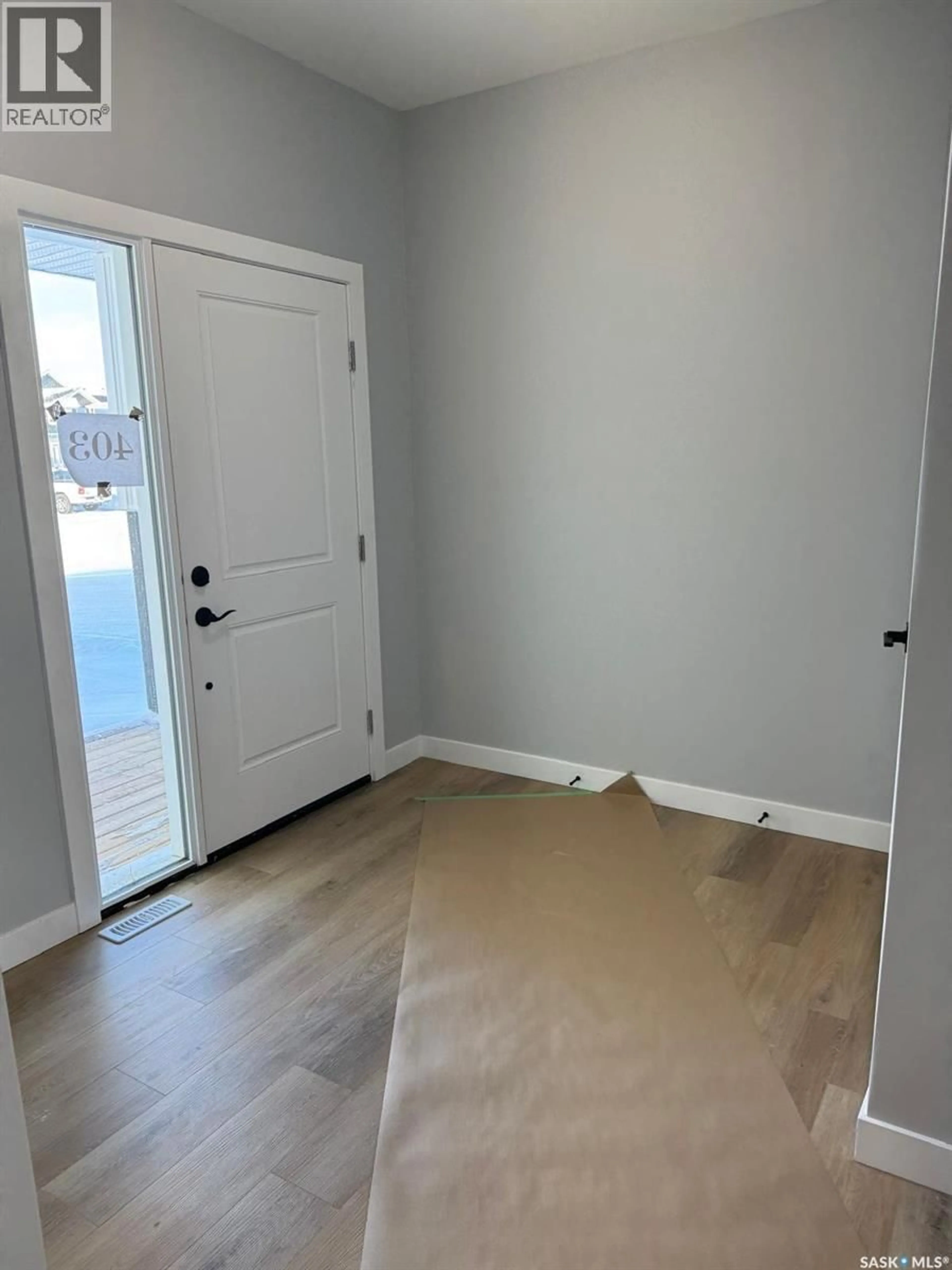 Indoor entryway for 419 STROMBERG CRESCENT, Saskatoon Saskatchewan S7L7P1