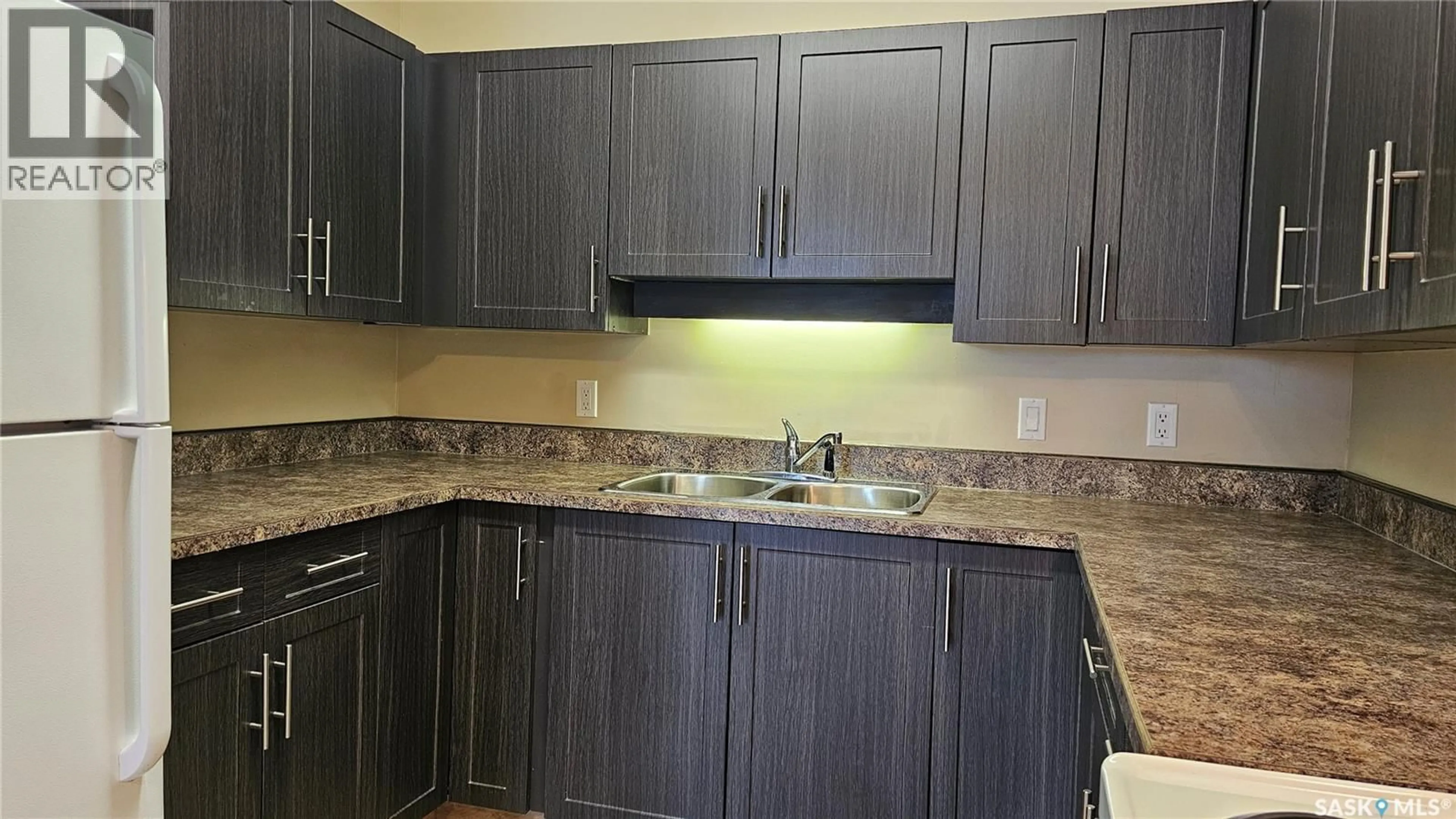 Standard kitchen, unknown for 103 - 631 5TH AVENUE, Humboldt Saskatchewan S0K2A0