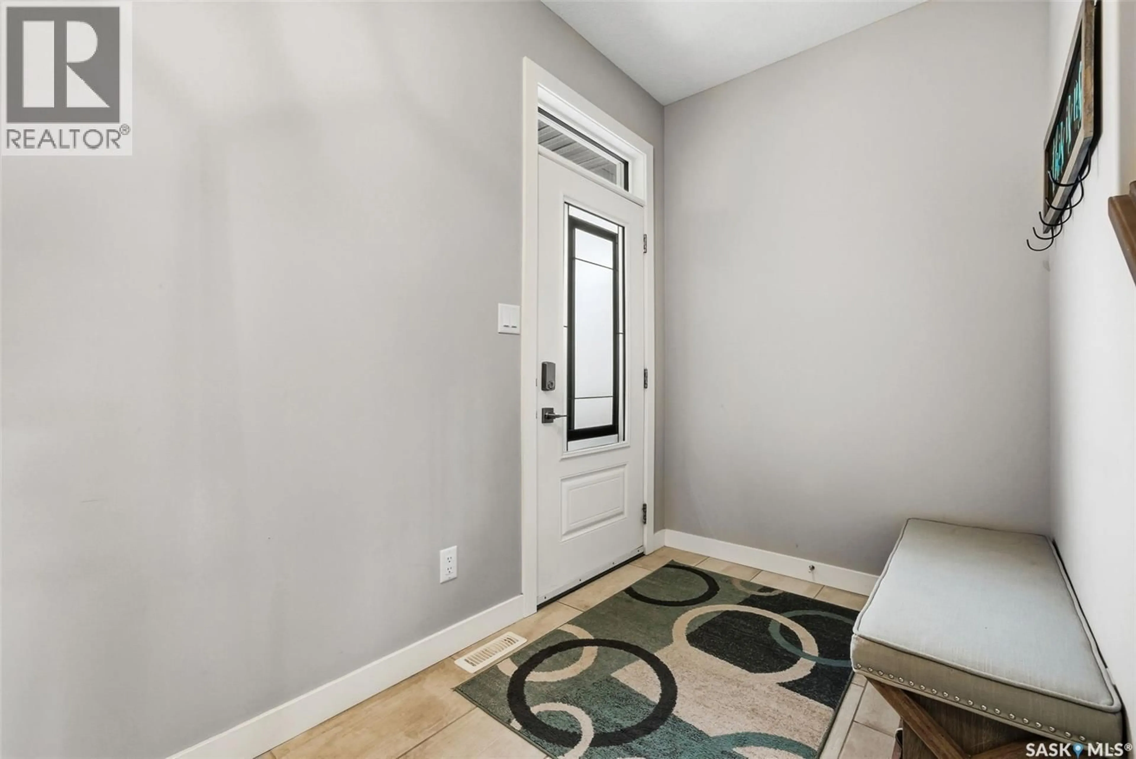 Indoor entryway for 6730 MAPLE VISTA DRIVE, Regina Saskatchewan S4X0J5