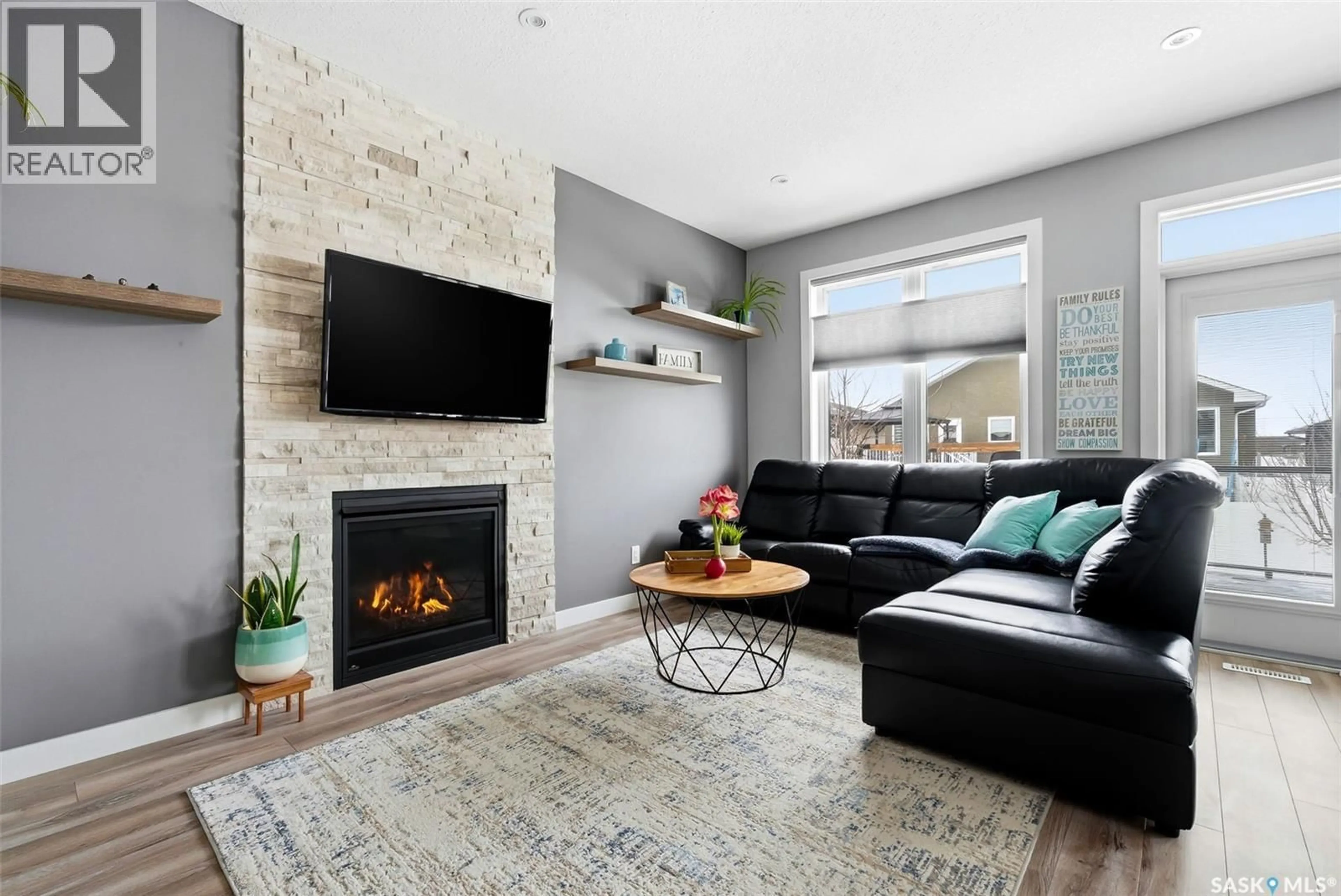 Living room with furniture, unknown for 6730 MAPLE VISTA DRIVE, Regina Saskatchewan S4X0J5