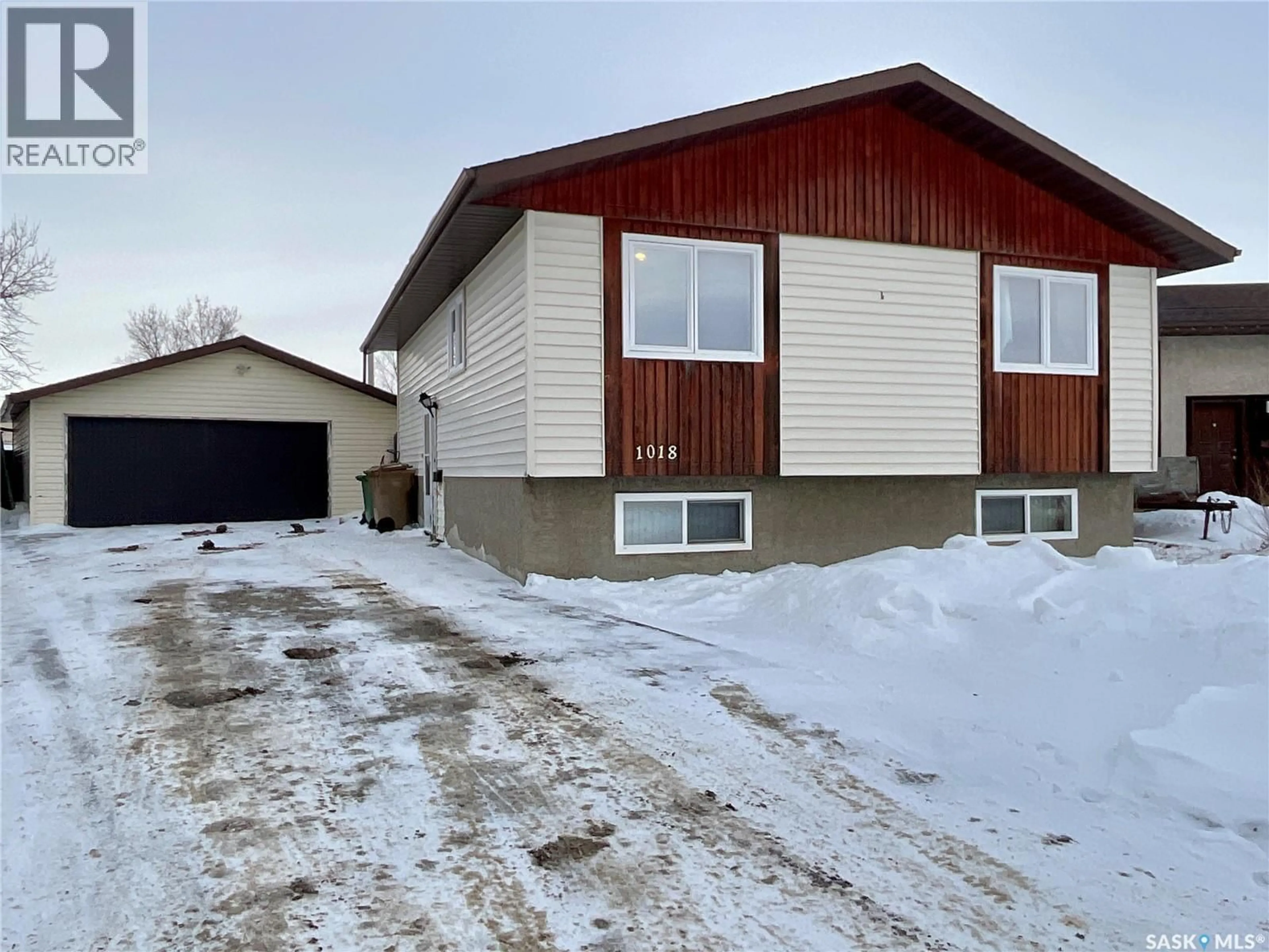 Unknown for 1018 VICTORY CRESCENT, Regina Saskatchewan S4N6Y7