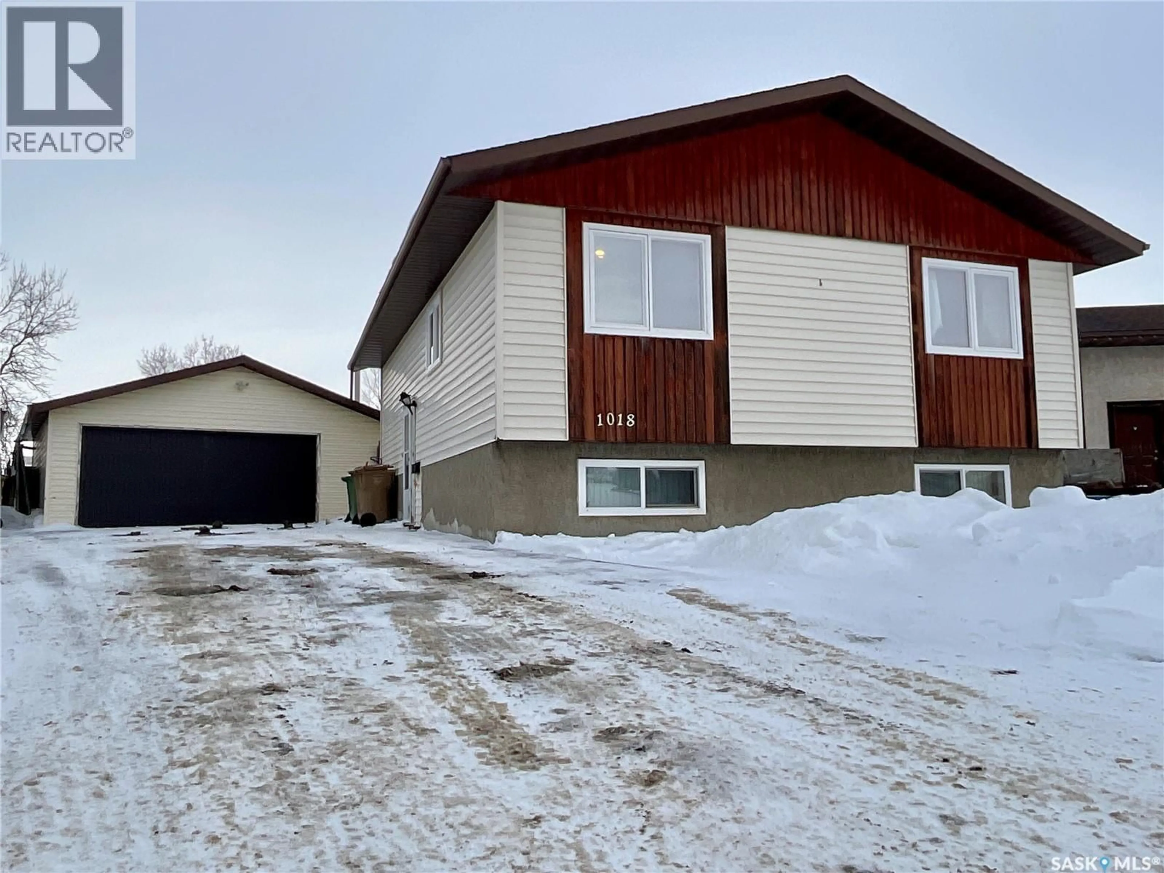 Unknown for 1018 VICTORY CRESCENT, Regina Saskatchewan S4N6Y7