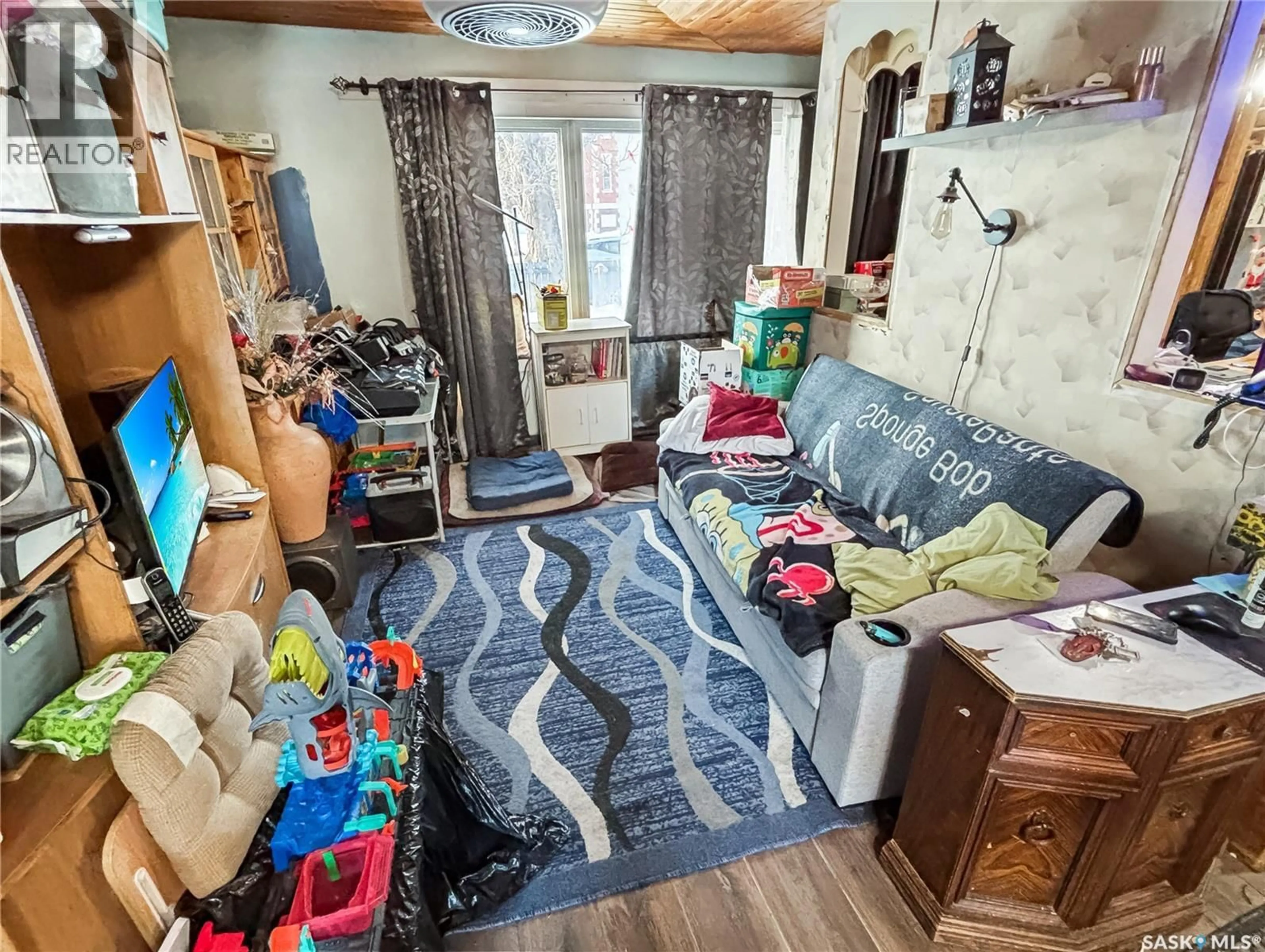 A pic of a room for 722 K AVENUE, Saskatoon Saskatchewan S7M2E6