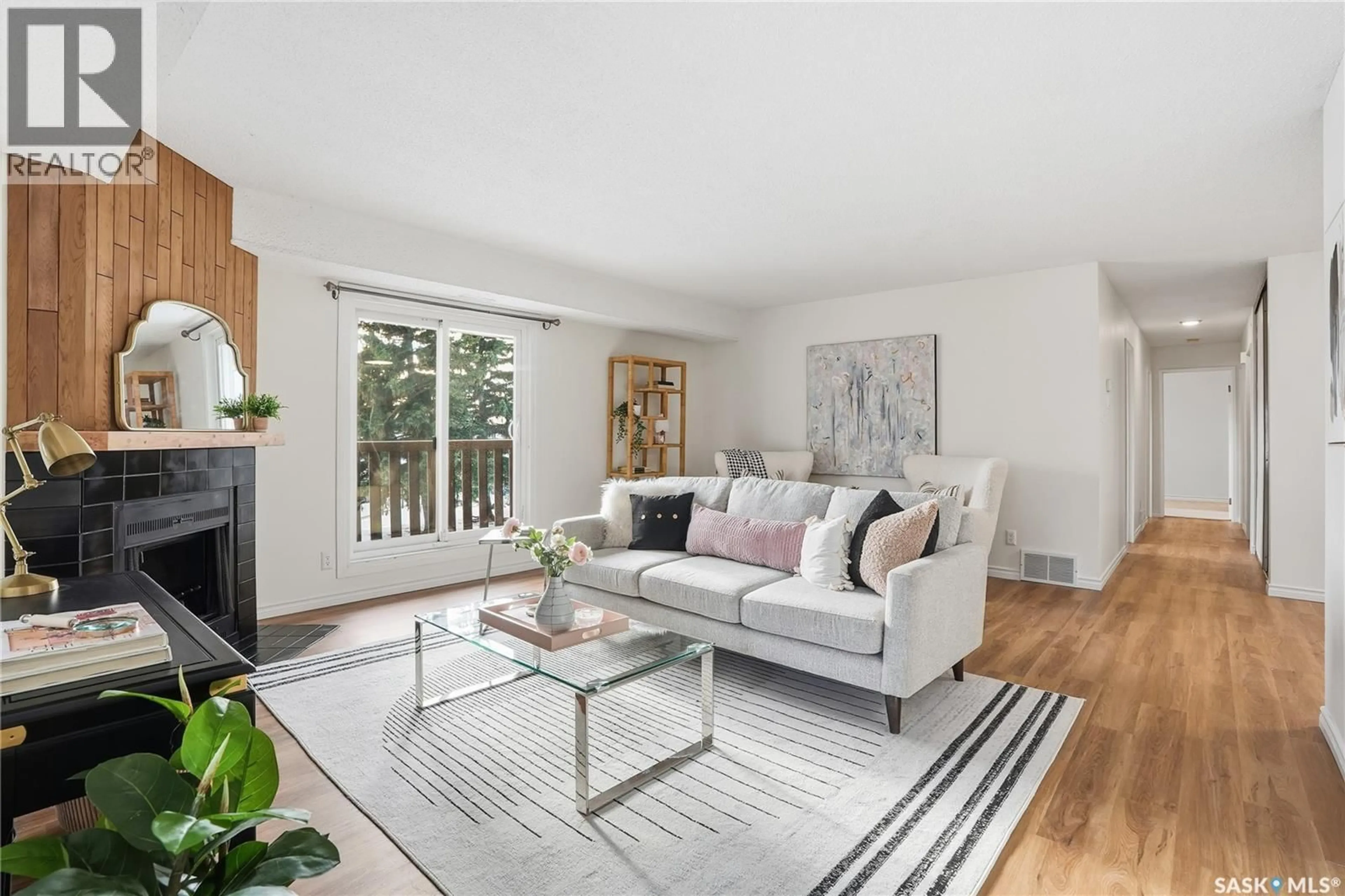 Living room with furniture, unknown for 510 - 524 PRAIRIE AVENUE, Saskatoon Saskatchewan S7N2V4