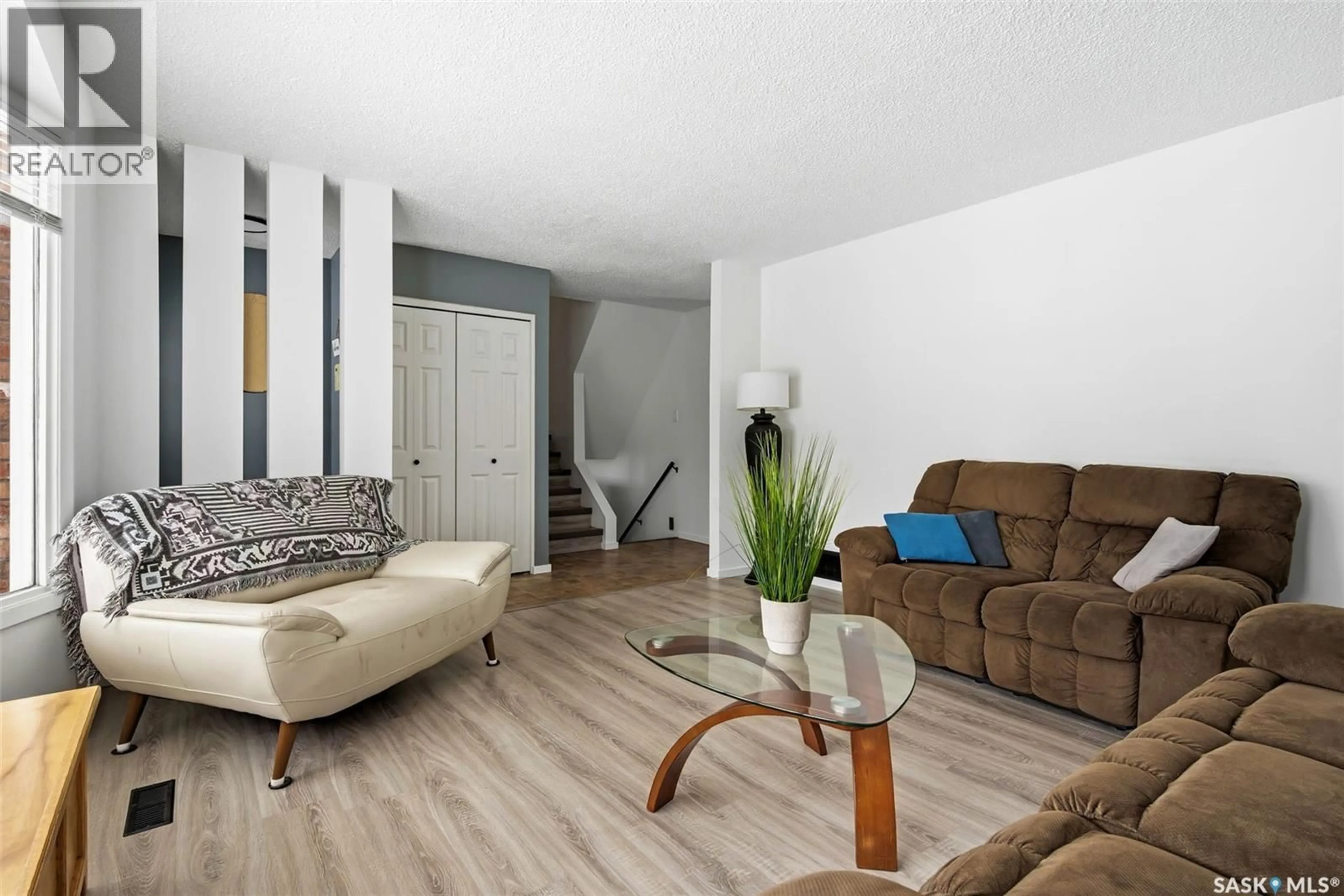 Living room with furniture, unknown for 15 RUTLEY STREET, Regina Saskatchewan S4R5Y5