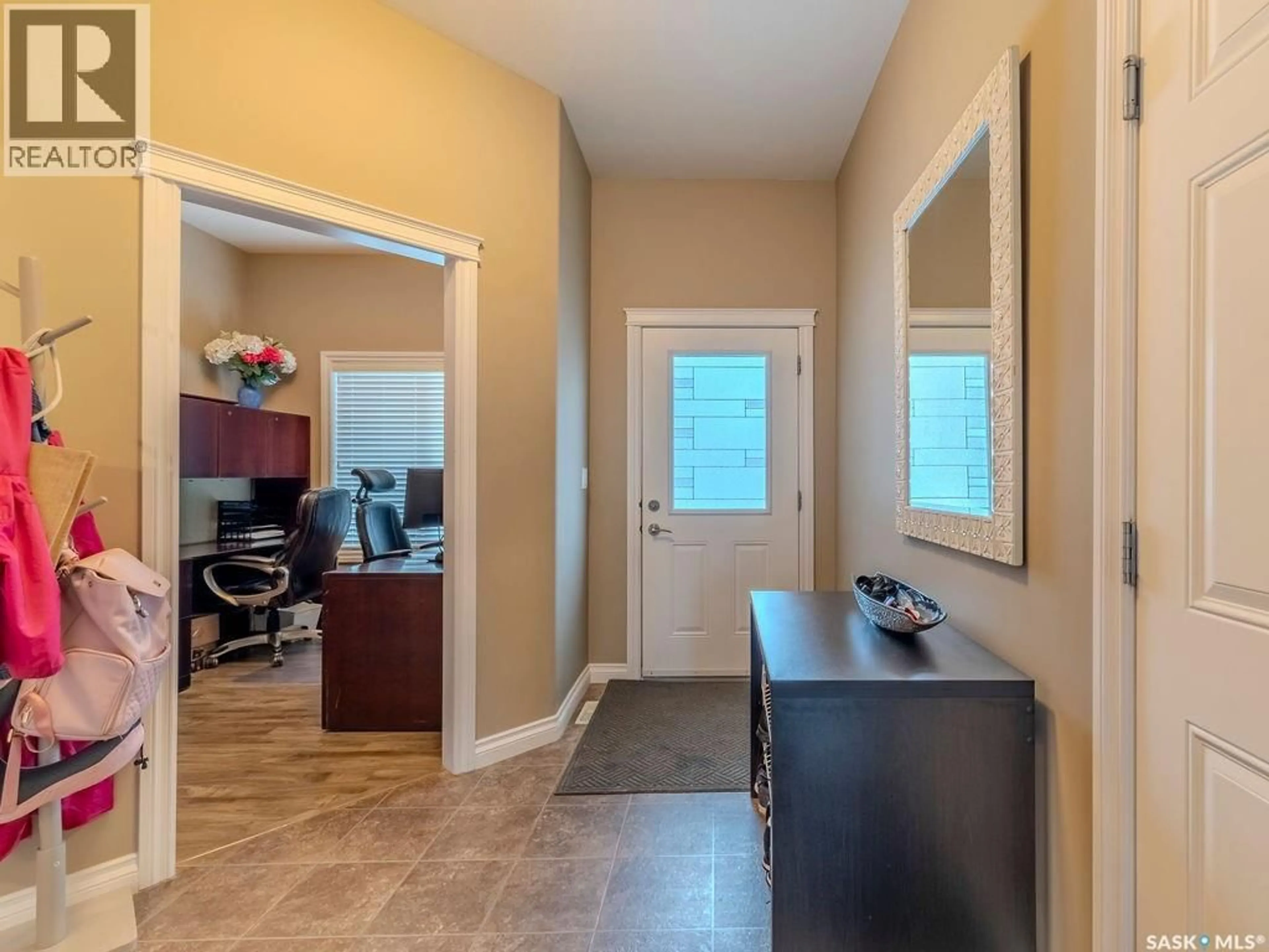 Indoor entryway for 311 115 SALLOUM CRESCENT, Saskatoon Saskatchewan S7W0V1