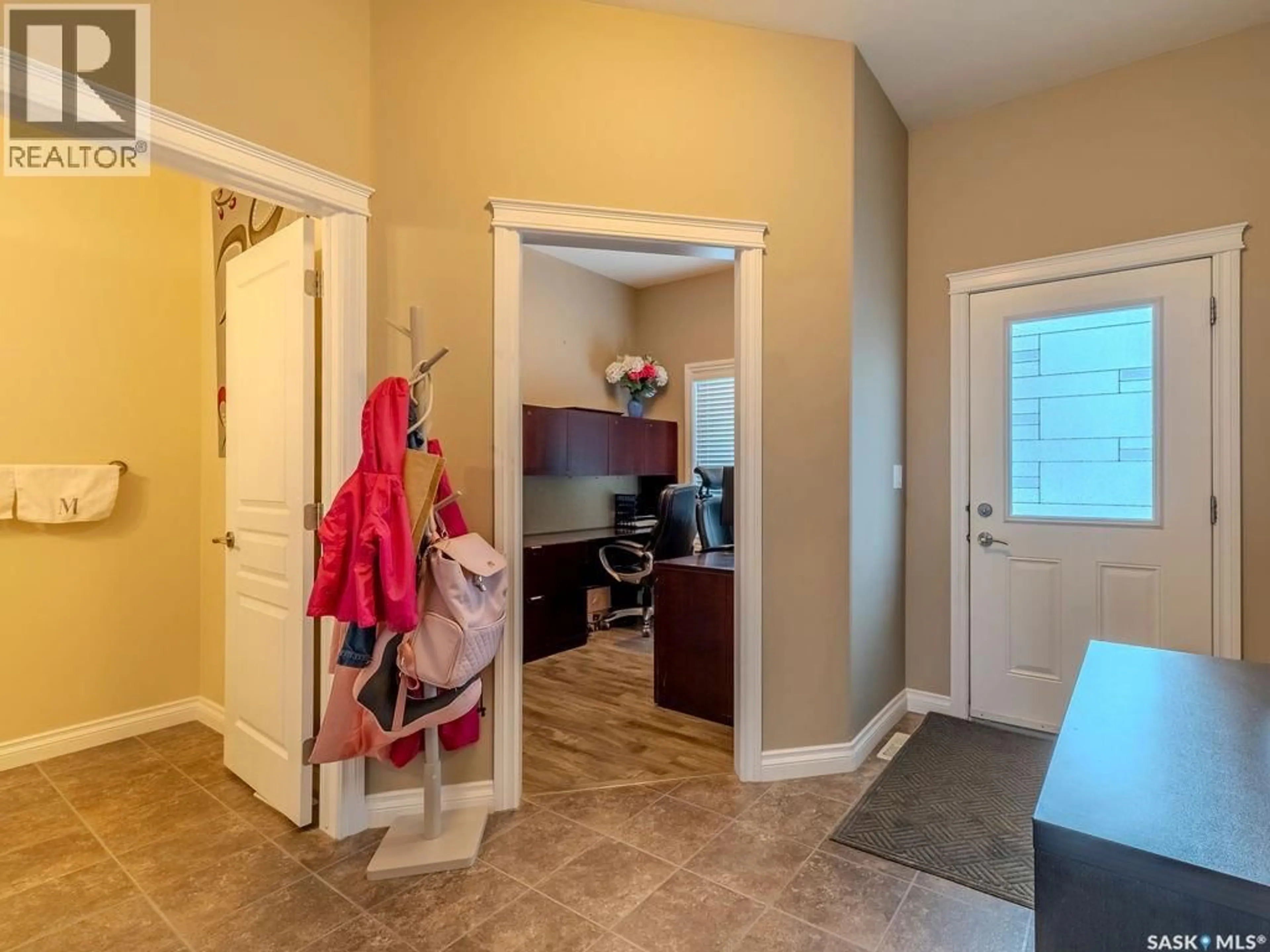 Indoor entryway for 311 115 SALLOUM CRESCENT, Saskatoon Saskatchewan S7W0V1