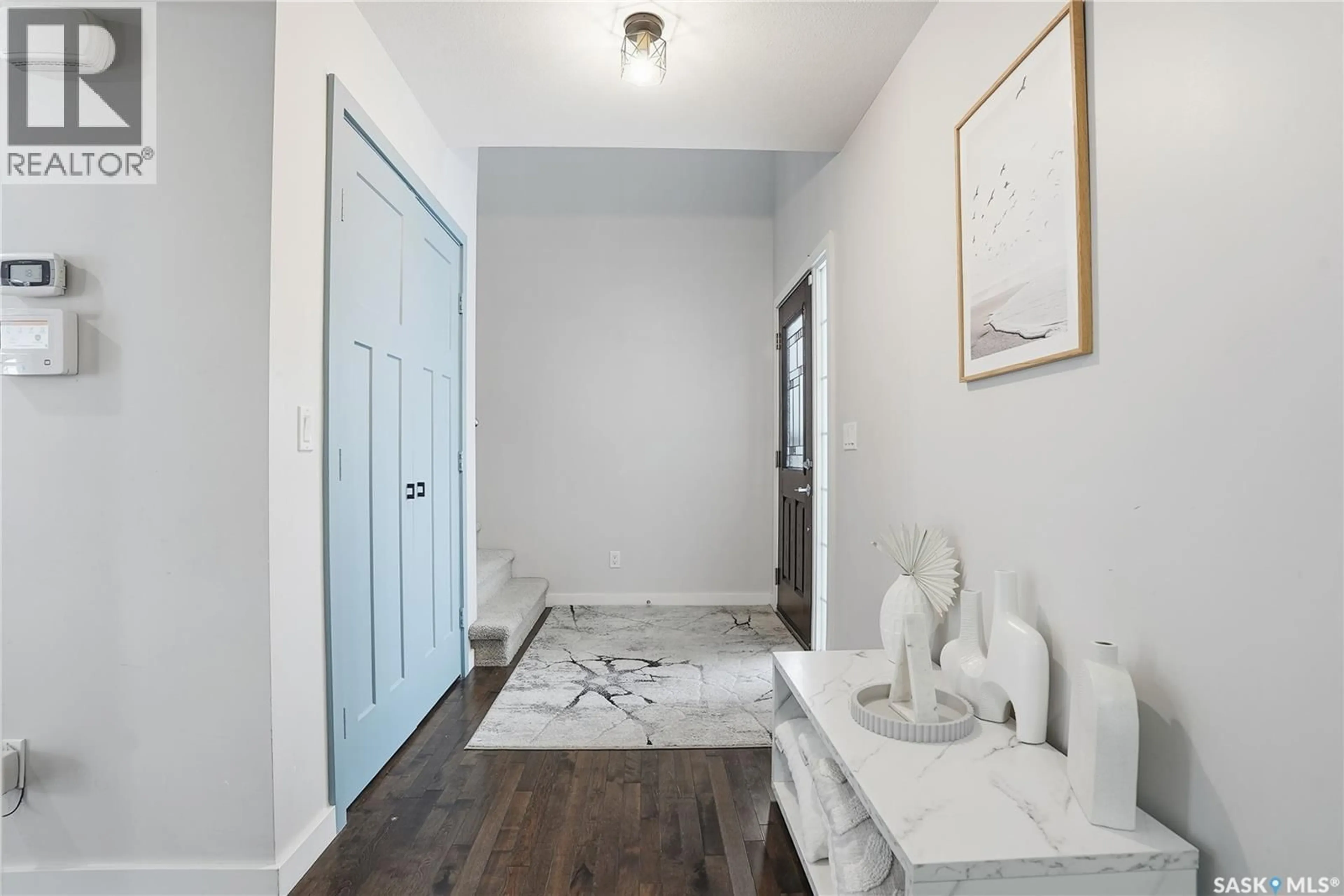 Indoor entryway for 319 HAMPTON BOULEVARD, Saskatoon Saskatchewan S7R0A5