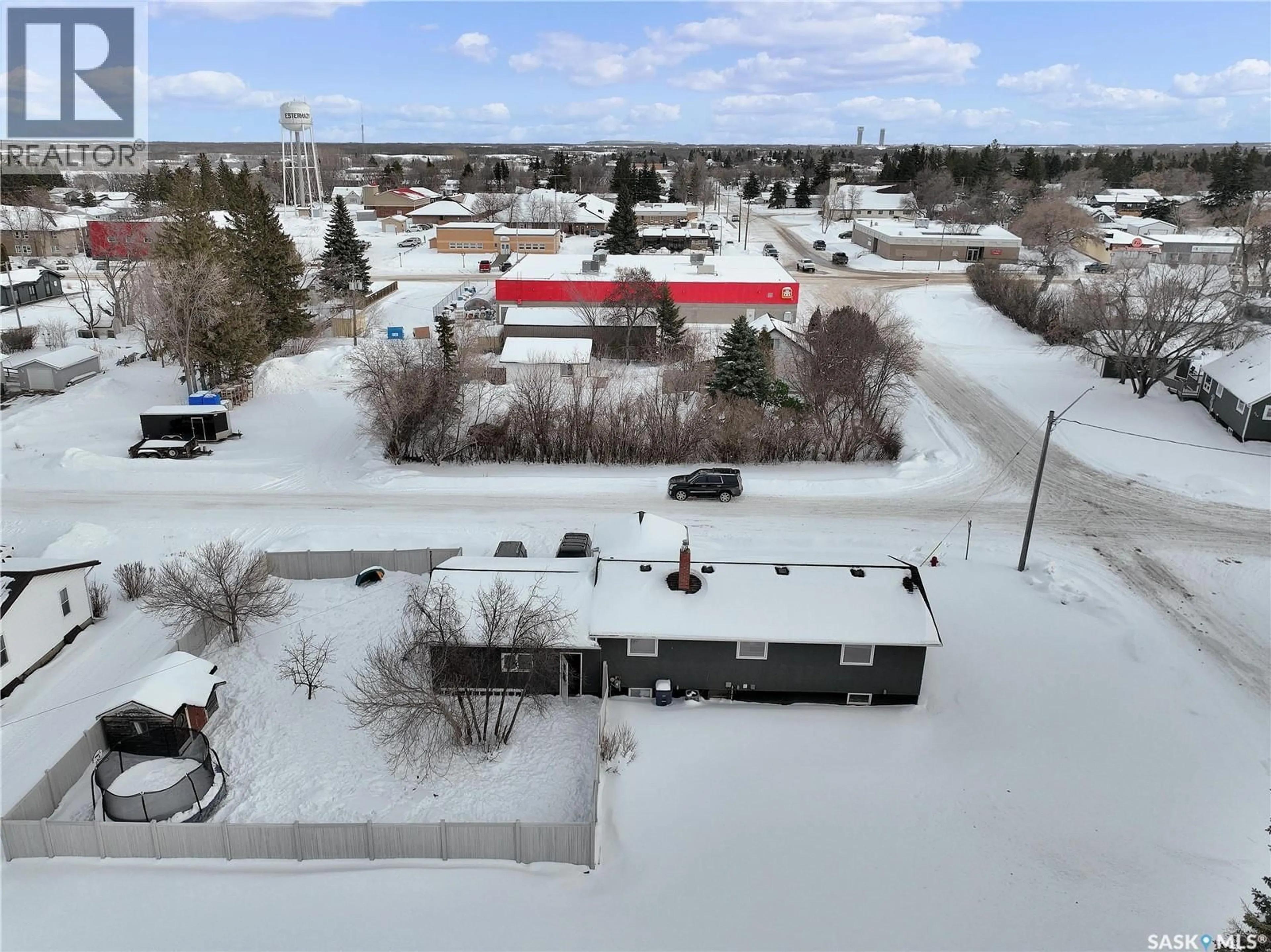 A pic from outside/outdoor area/front of a property/back of a property/a pic from drone, building for 540 3RD AVENUE, Esterhazy Saskatchewan S0A0S0