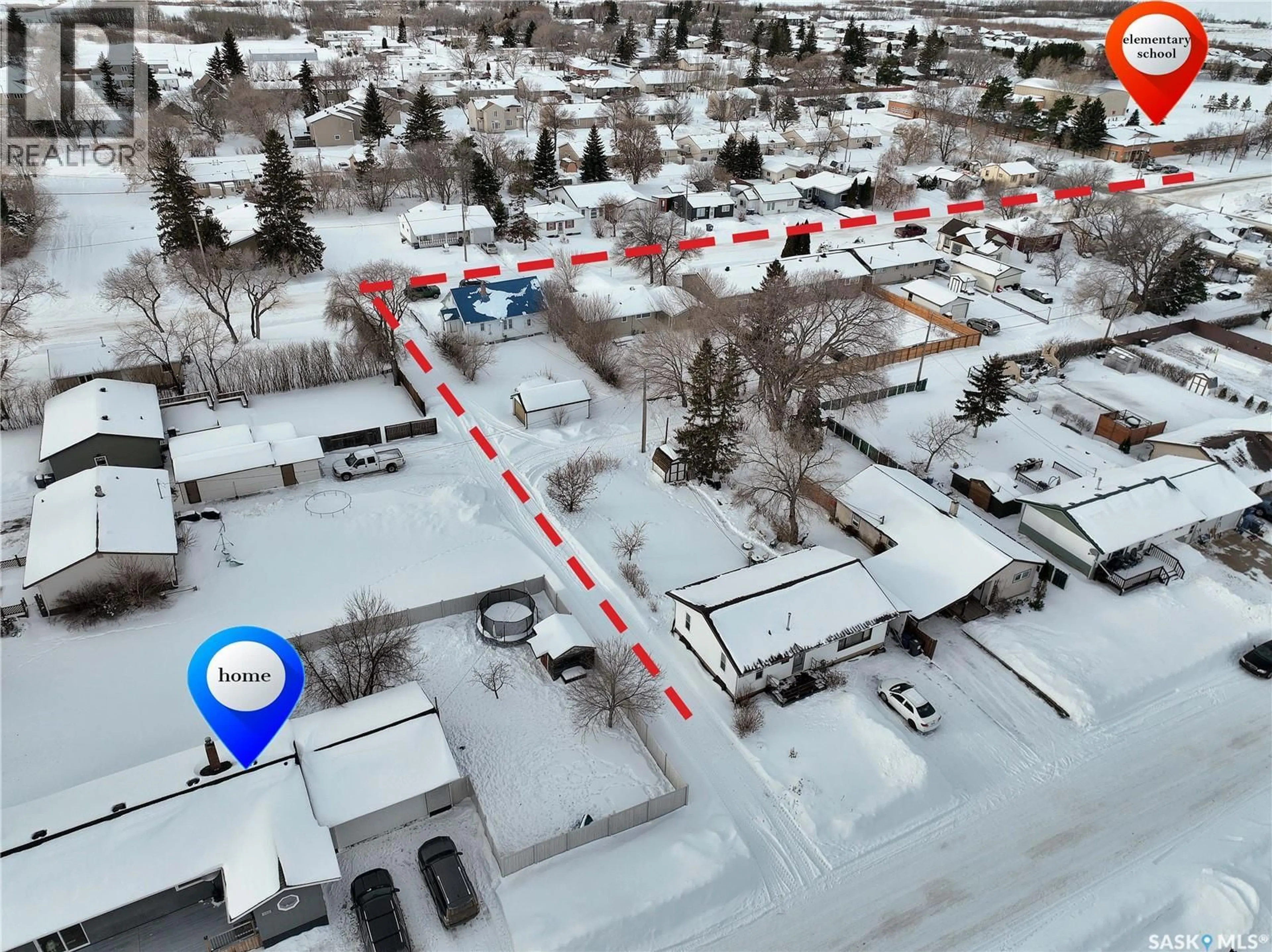 A pic from outside/outdoor area/front of a property/back of a property/a pic from drone, street for 540 3RD AVENUE, Esterhazy Saskatchewan S0A0S0