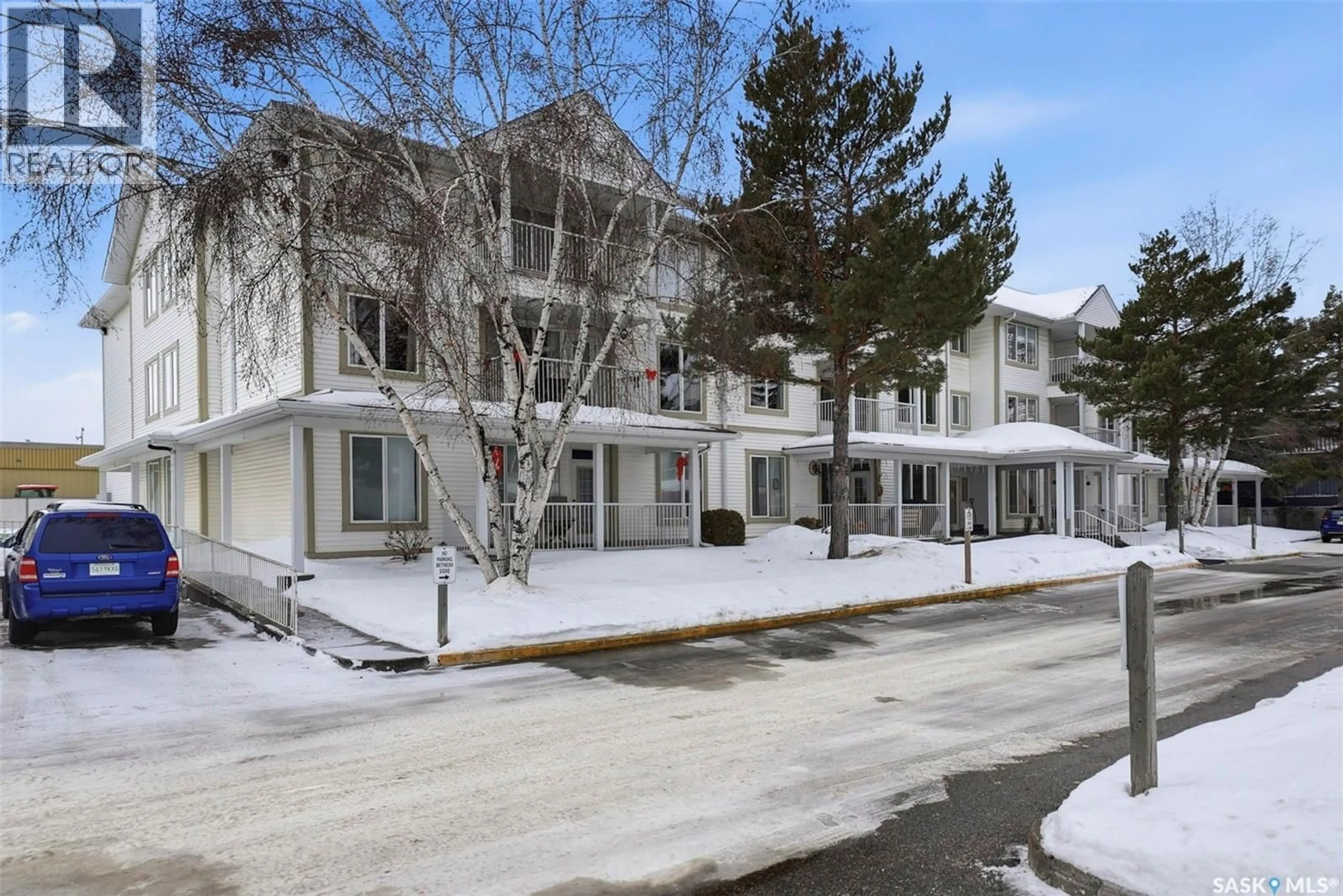 Patio, street for 305 - 313 34TH STREET, Prince Albert Saskatchewan S6V8B7