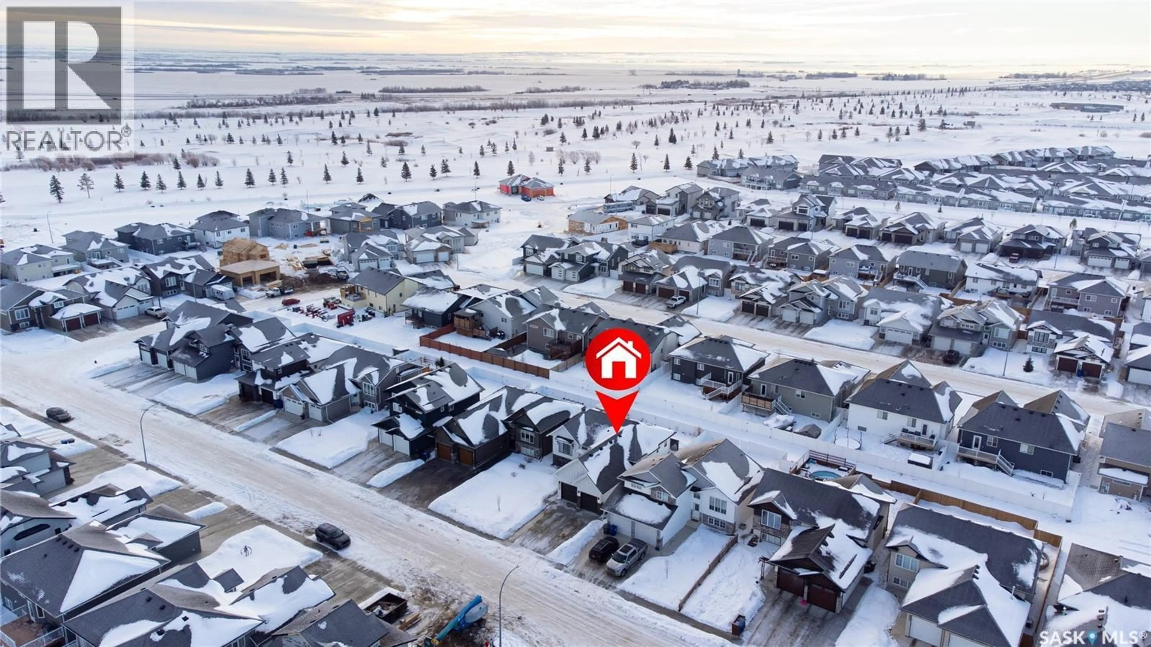 A pic from outside/outdoor area/front of a property/back of a property/a pic from drone, street for 809 WEIR CRESCENT, Warman Saskatchewan S0K4S4